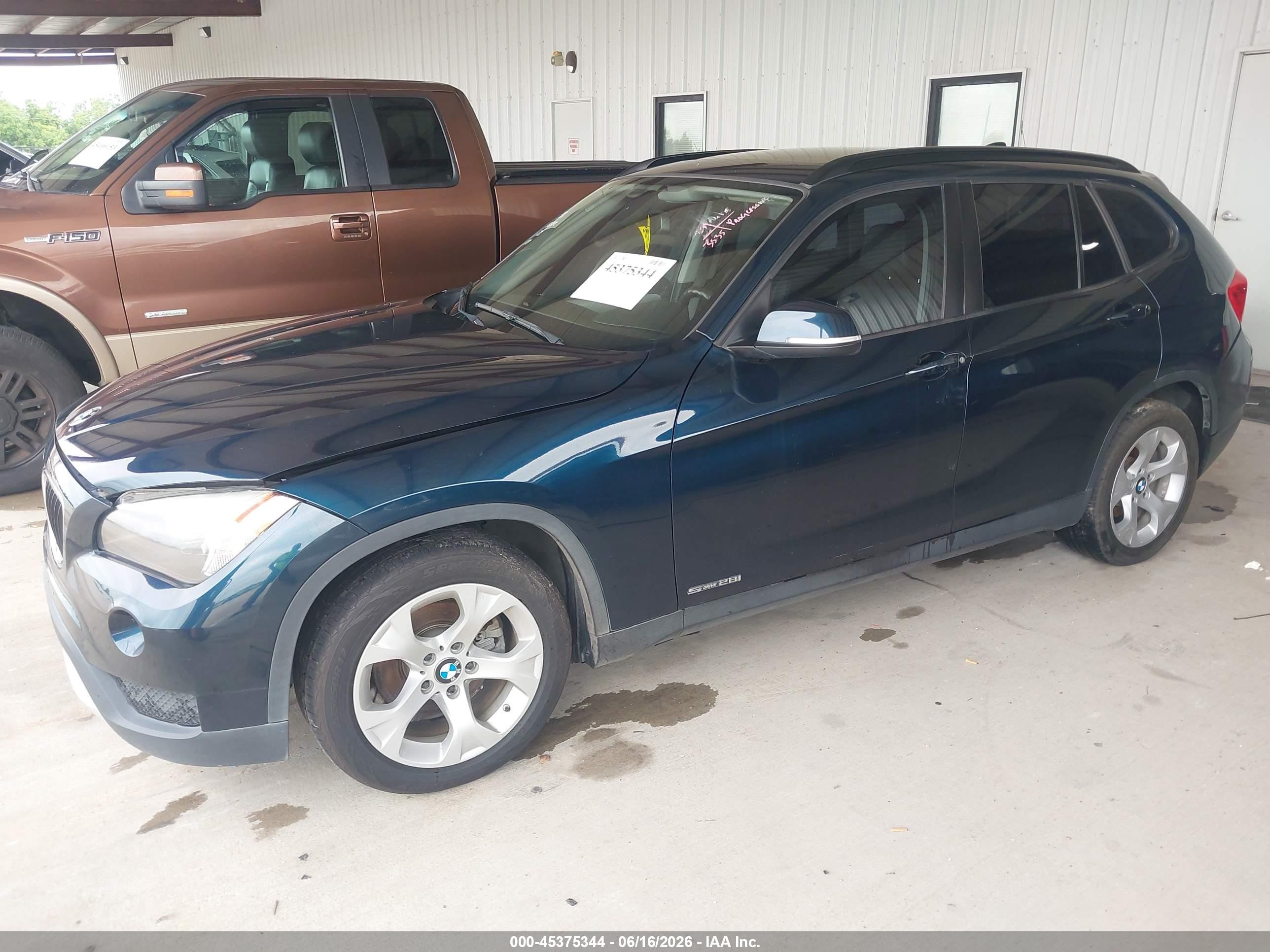 2014 Bmw X1 Sdrive28i Blue vin: WBAVM1C53EVW47118