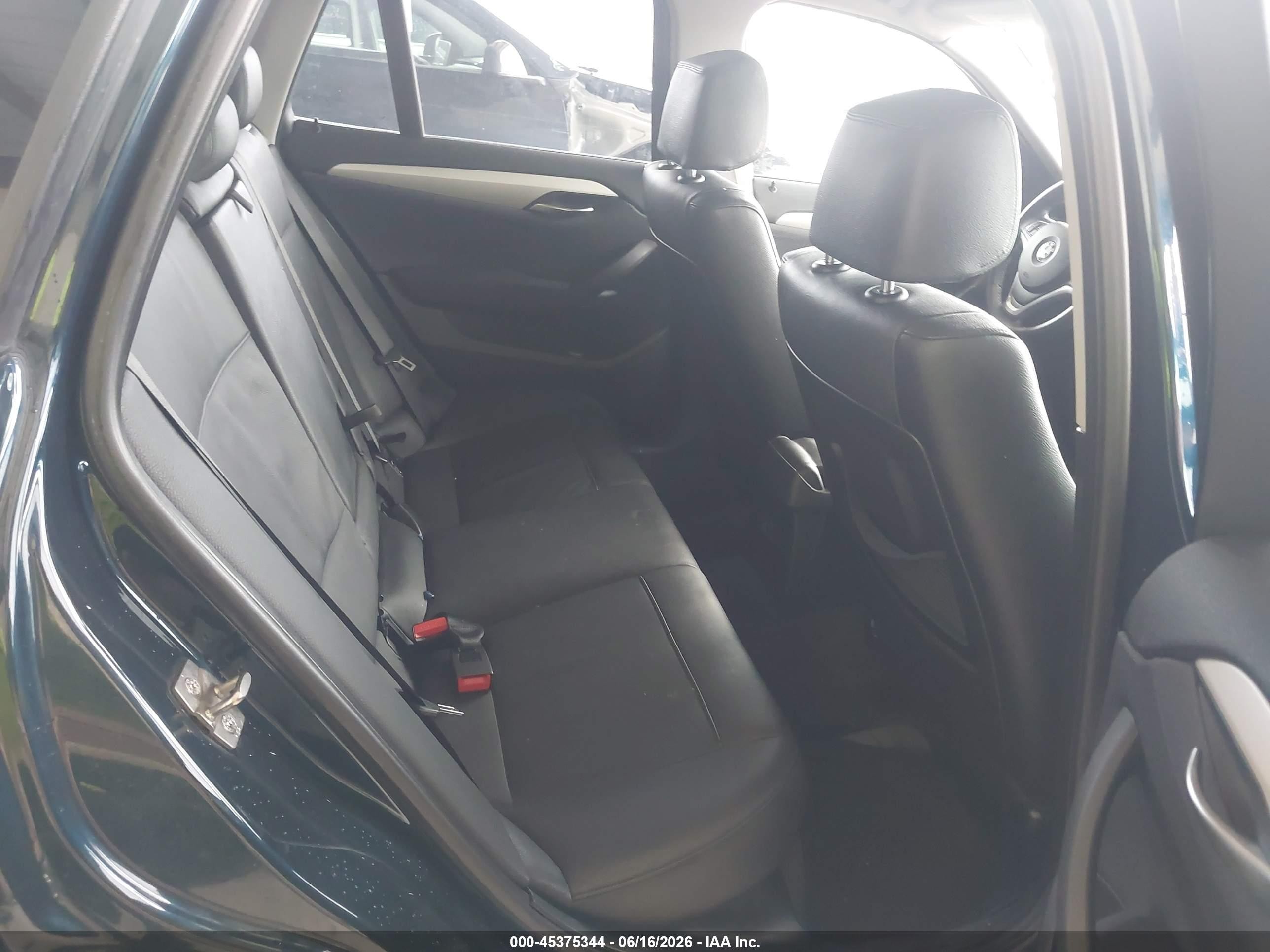 2014 Bmw X1 Sdrive28i Blue vin: WBAVM1C53EVW47118