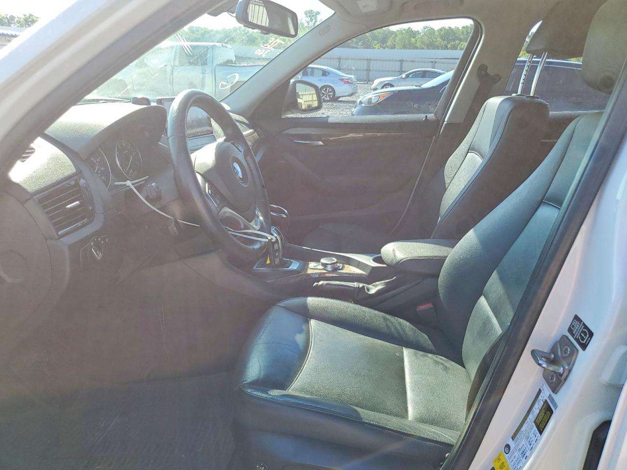 2014 Bmw X1 Sdrive28i White vin: WBAVM1C53EVW47488