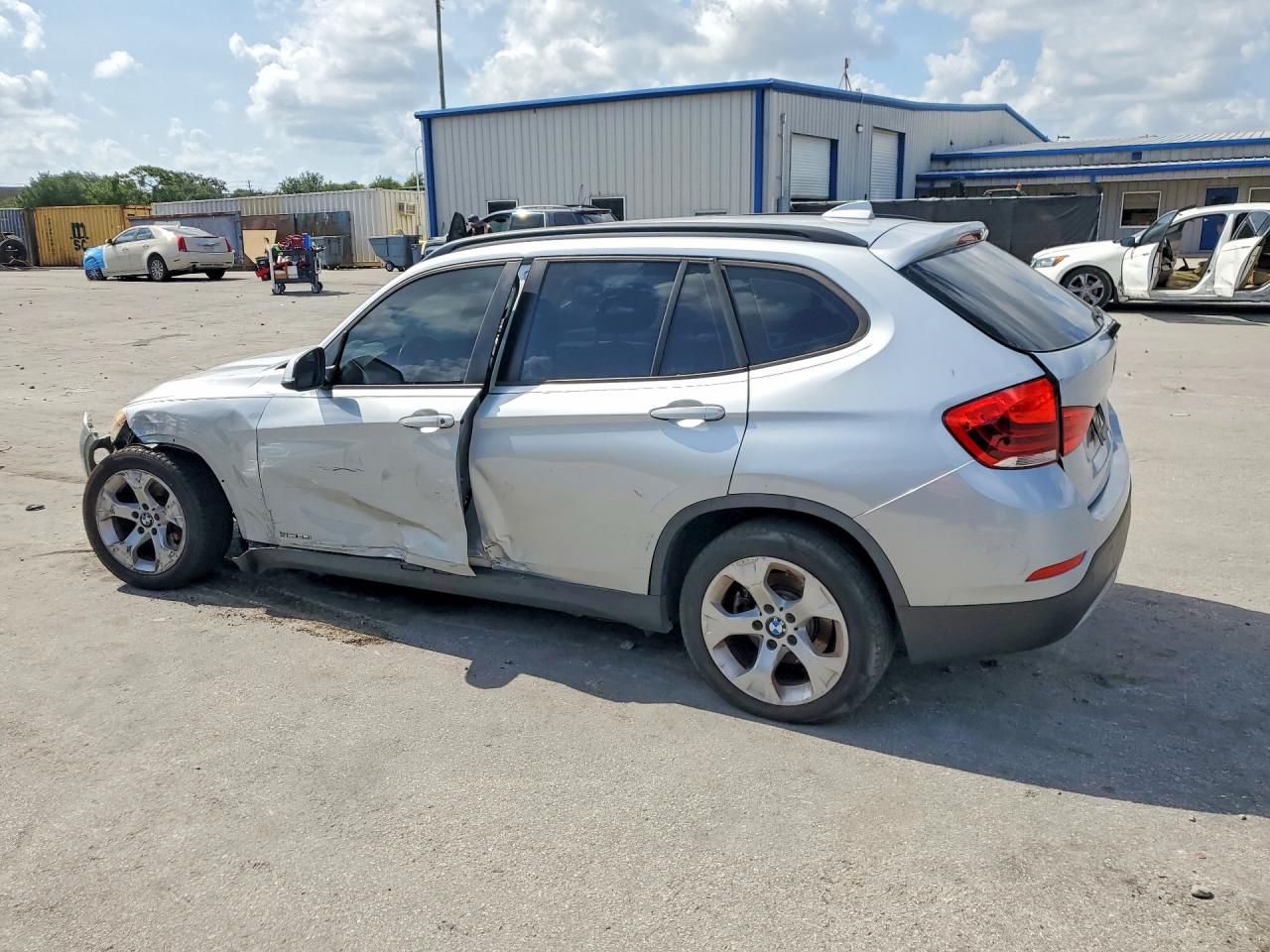 2014 Bmw X1 Sdrive28i Серебряный vin: WBAVM1C53EVW49371