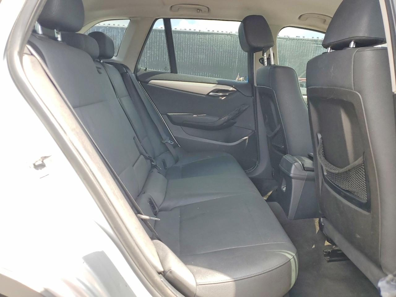 2014 Bmw X1 Sdrive28i Серебряный vin: WBAVM1C53EVW49371