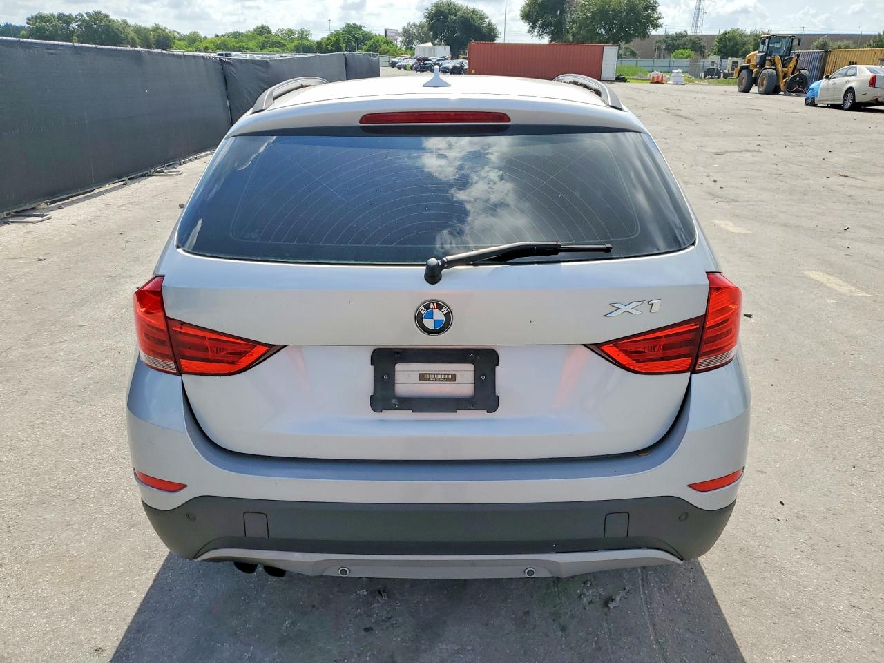 2014 Bmw X1 Sdrive28i Серебряный vin: WBAVM1C53EVW49371