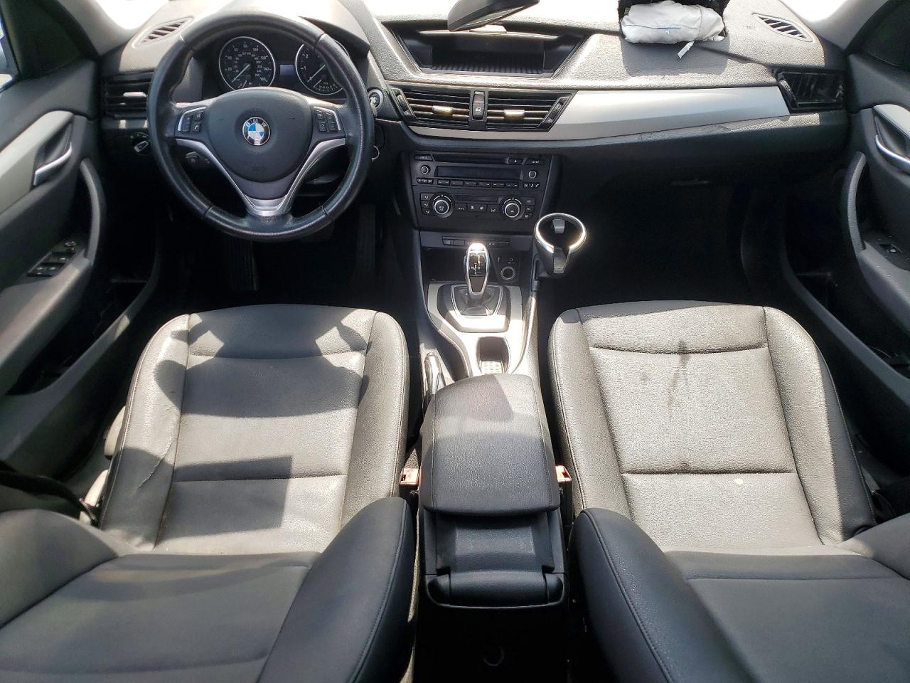 2014 Bmw X1 Sdrive28i Серебряный vin: WBAVM1C53EVW49371