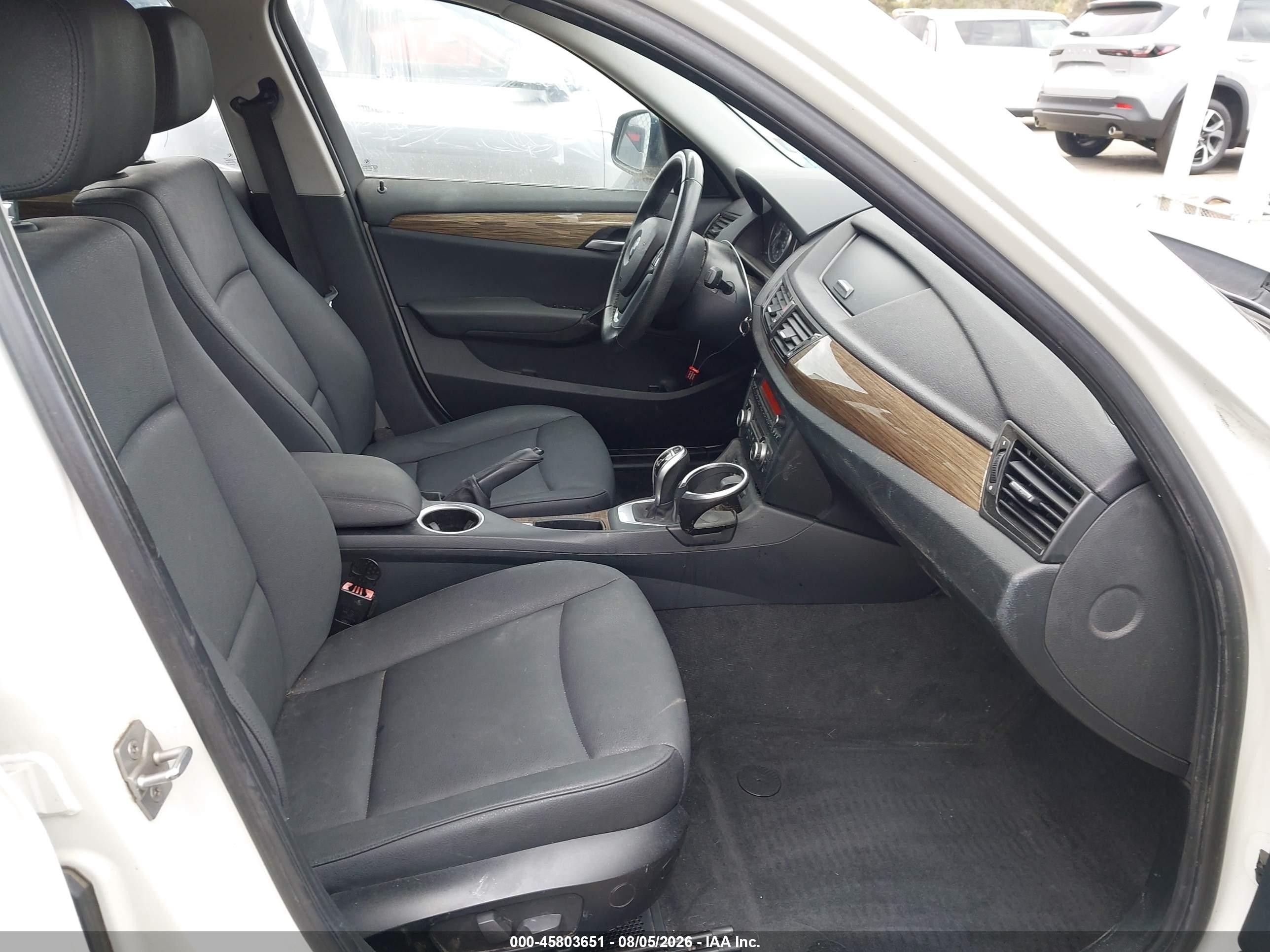 2014 Bmw X1 Sdrive28i Белый vin: WBAVM1C53EVW50441