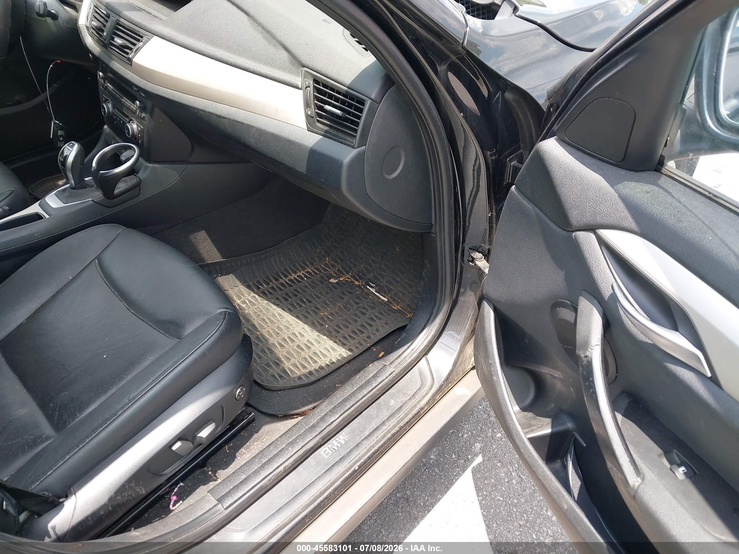 2014 Bmw X1 Sdrive28i Черный vin: WBAVM1C53EVW51783