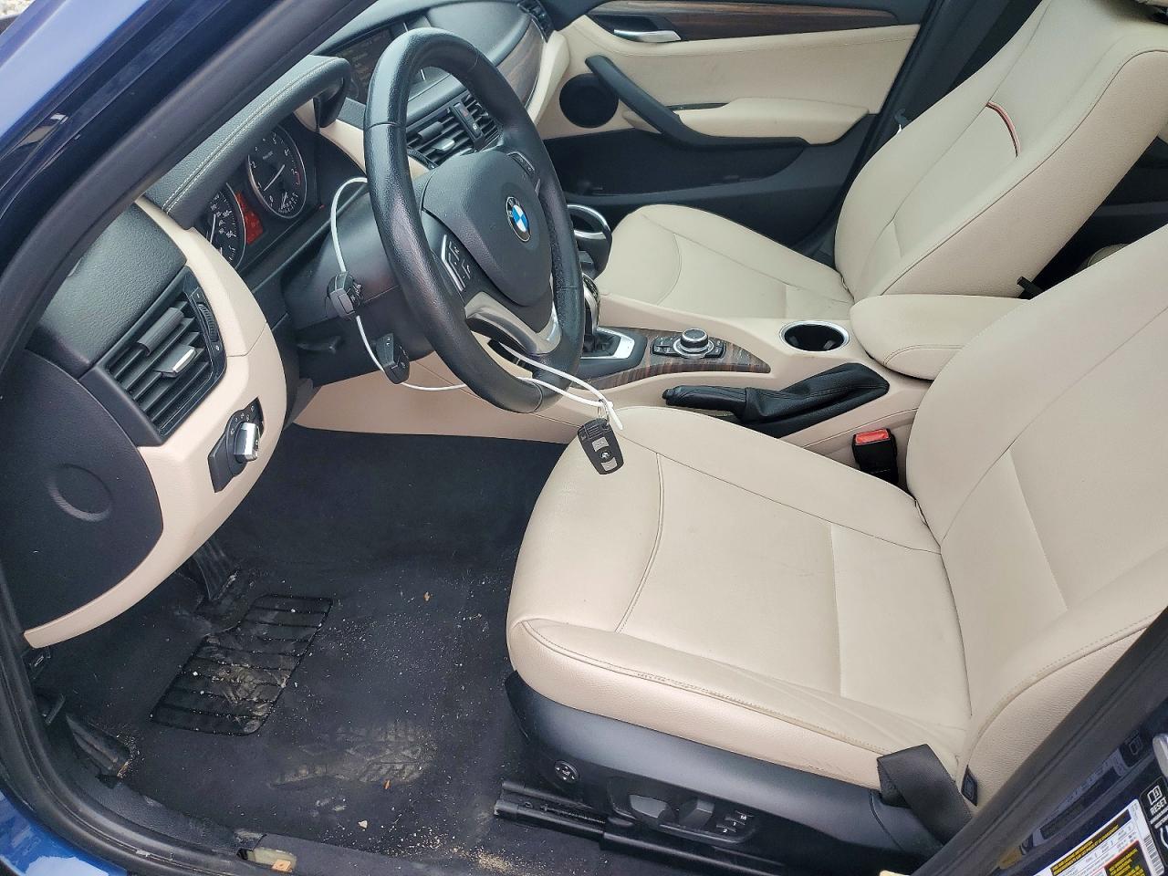 2015 Bmw X1 Sdrive28i Blue vin: WBAVM1C53FV316802