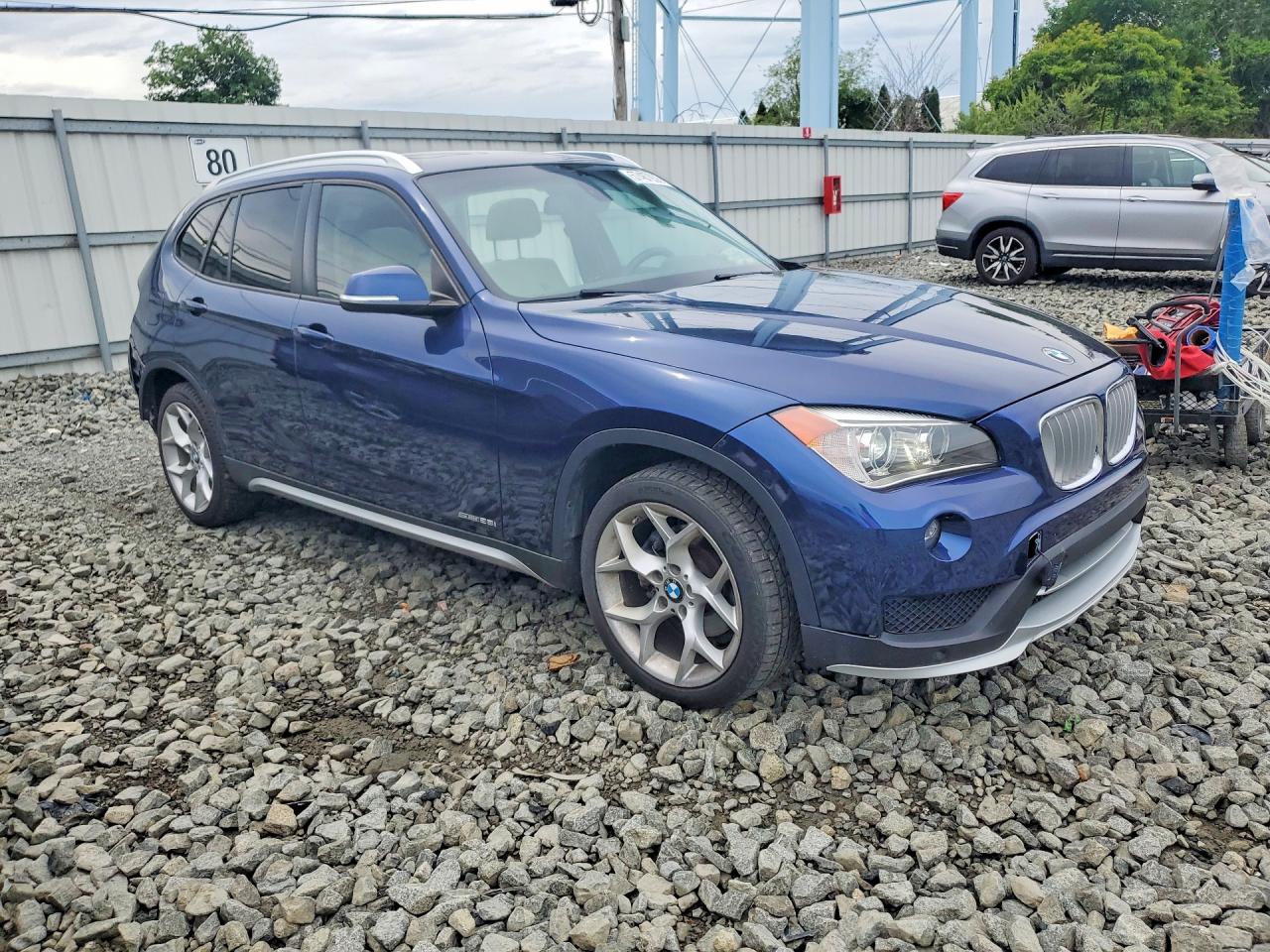 2015 Bmw X1 Sdrive28i Blue vin: WBAVM1C53FV316802