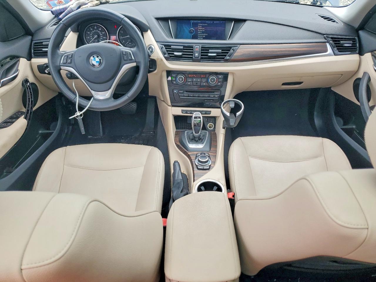 2015 Bmw X1 Sdrive28i Blue vin: WBAVM1C53FV316802