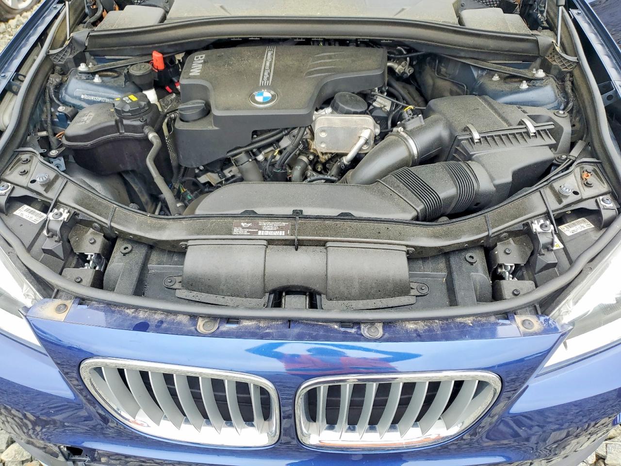 2015 Bmw X1 Sdrive28i Blue vin: WBAVM1C53FV316802