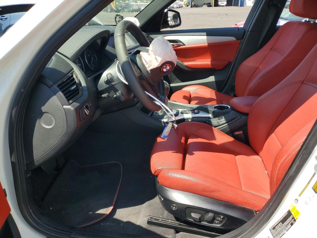 2015 Bmw X1 Sdrive28i Белый vin: WBAVM1C53FV498162