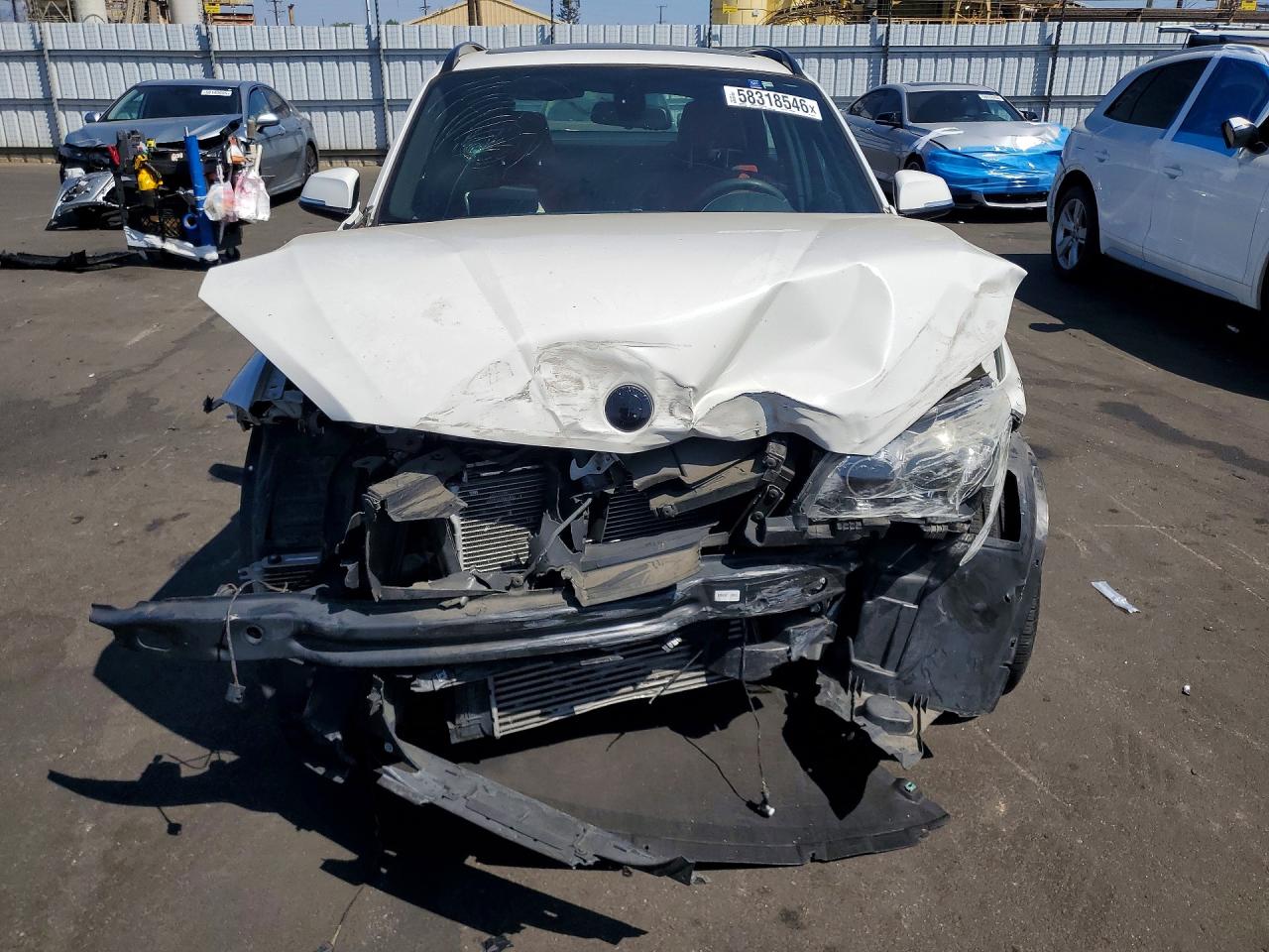 2015 Bmw X1 Sdrive28i Белый vin: WBAVM1C53FV498162