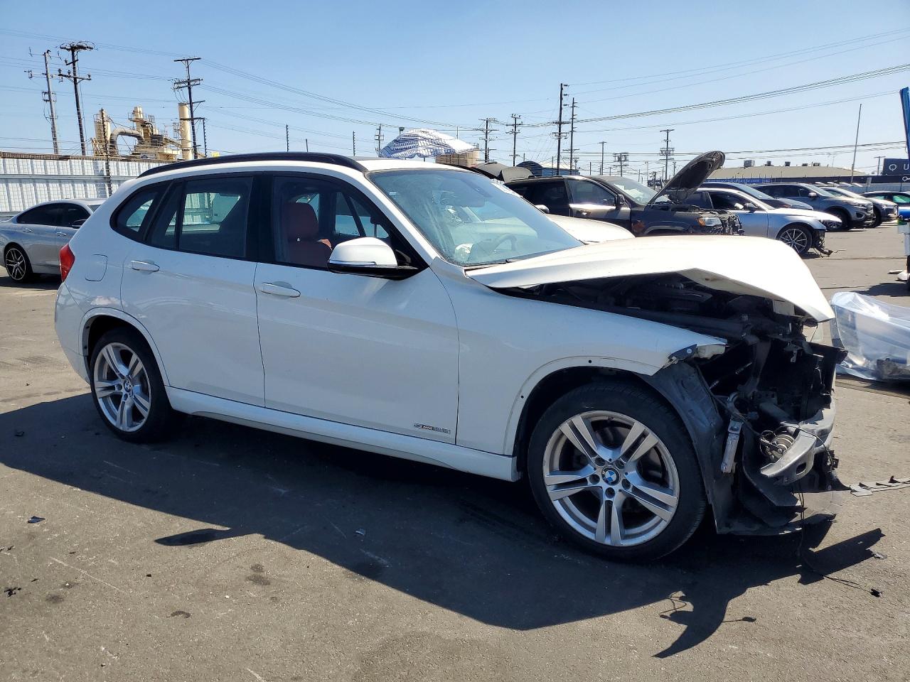 2015 Bmw X1 Sdrive28i Белый vin: WBAVM1C53FV498162