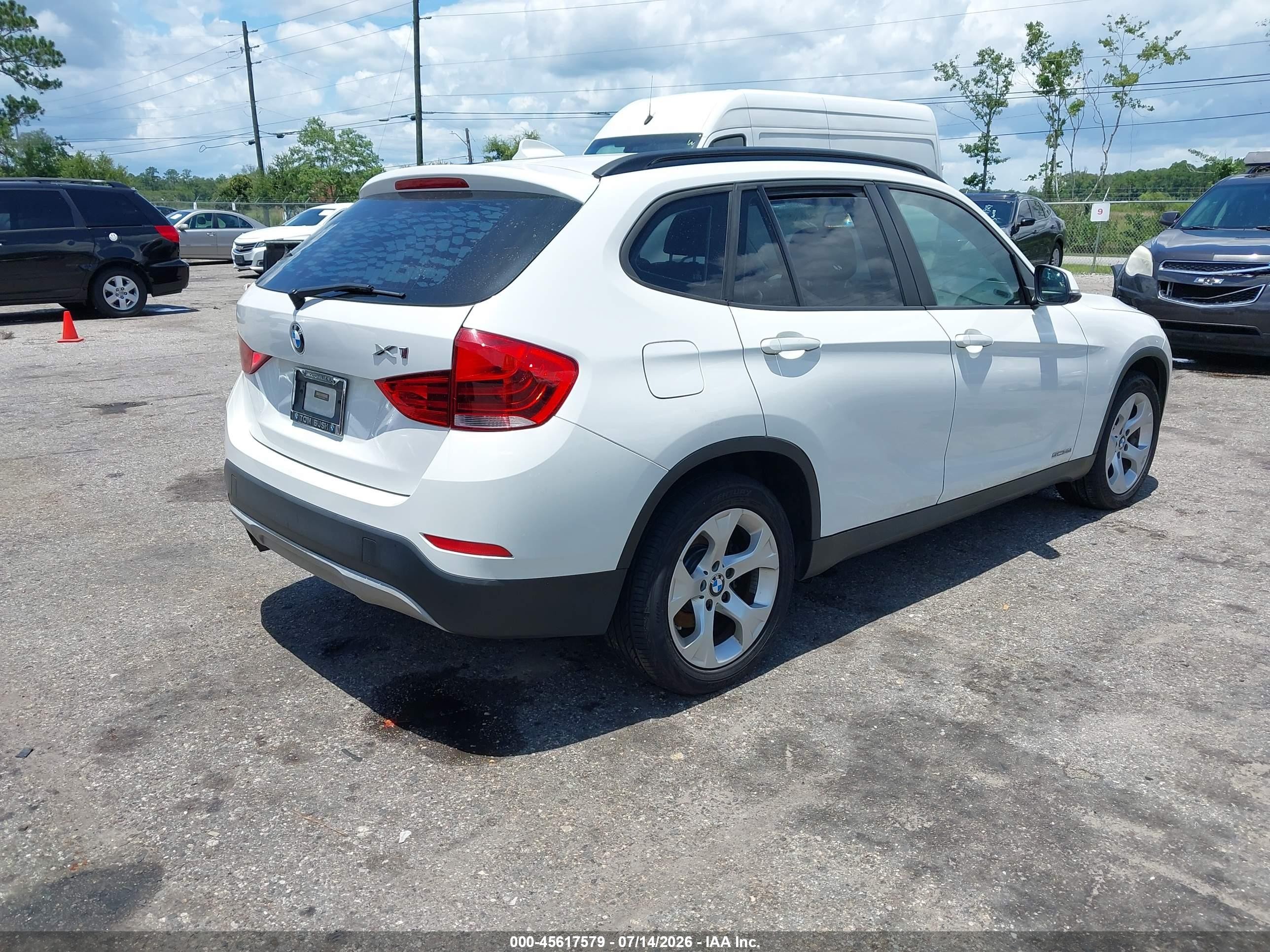 2015 Bmw X1 Sdrive28i White vin: WBAVM1C53FVW57696