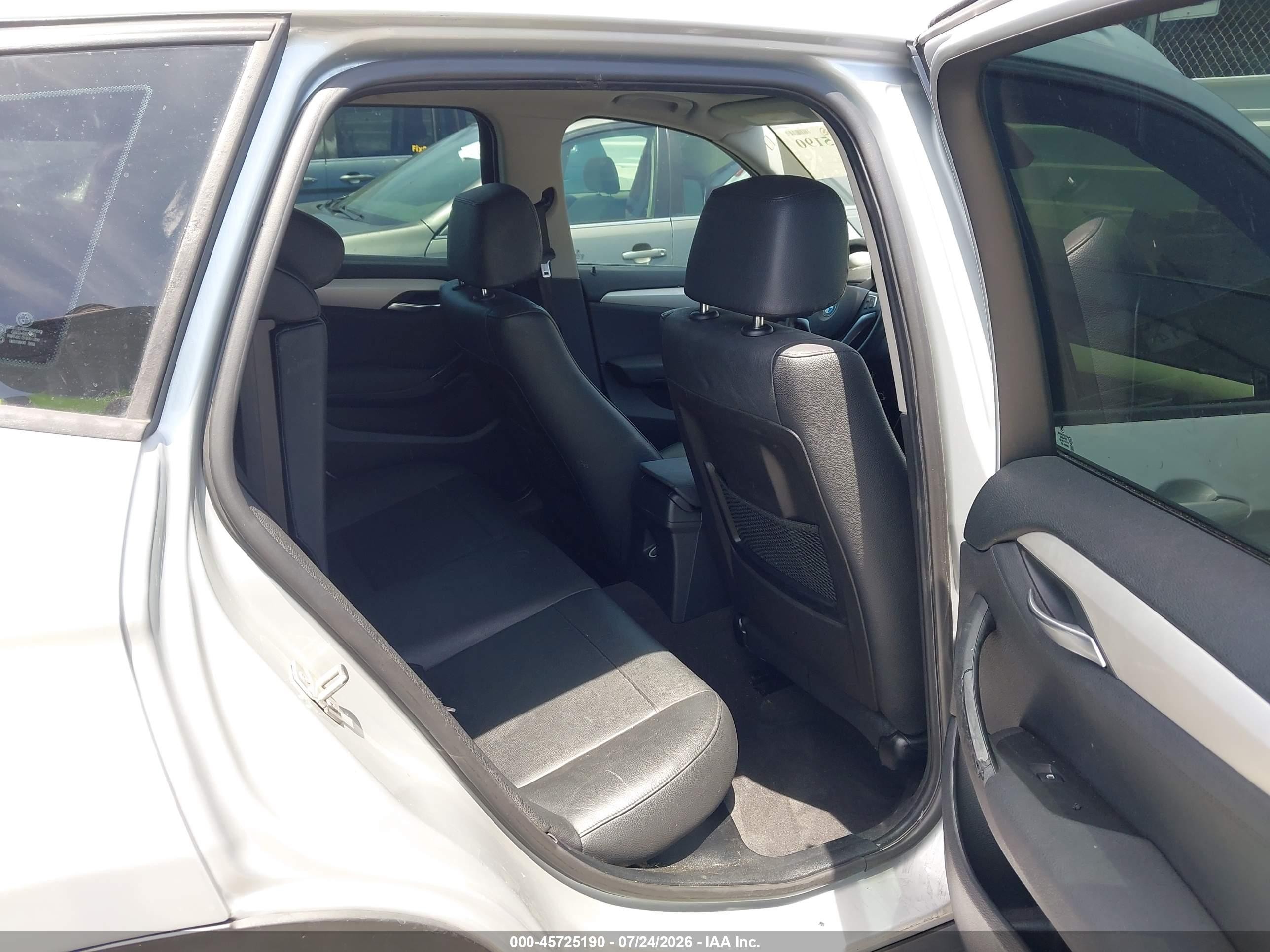 2013 Bmw X1 Sdrive28i Silver vin: WBAVM1C54DVW41021
