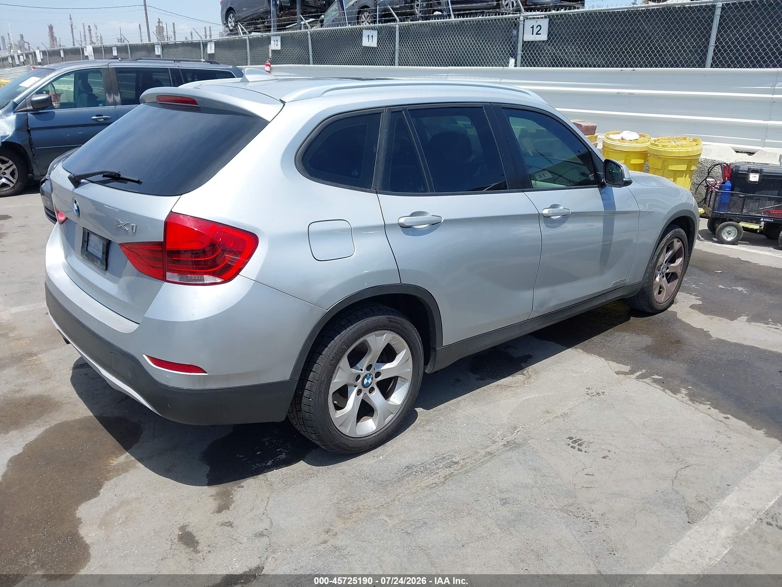 2013 Bmw X1 Sdrive28i Silver vin: WBAVM1C54DVW41021