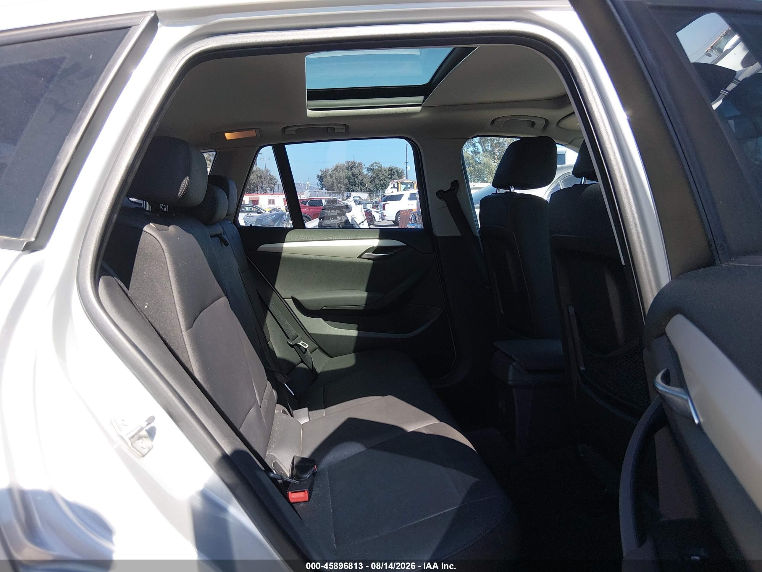 2013 Bmw X1 Sdrive28i Silver vin: WBAVM1C54DVW43383
