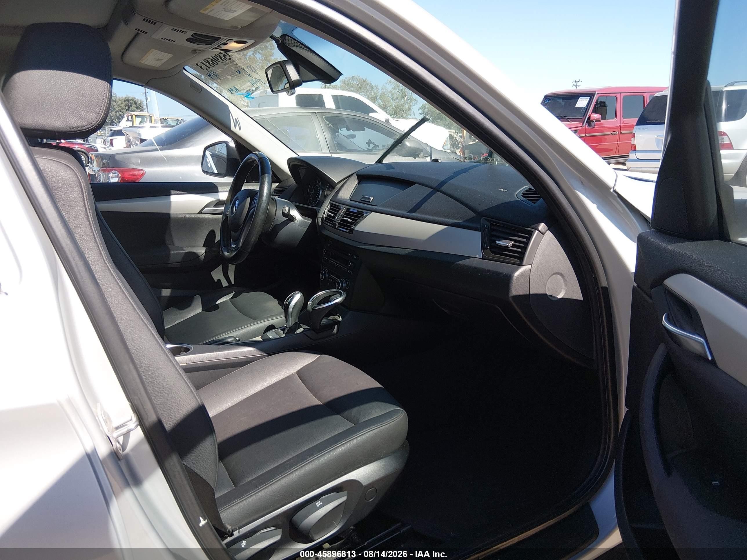 2013 Bmw X1 Sdrive28i Silver vin: WBAVM1C54DVW43383
