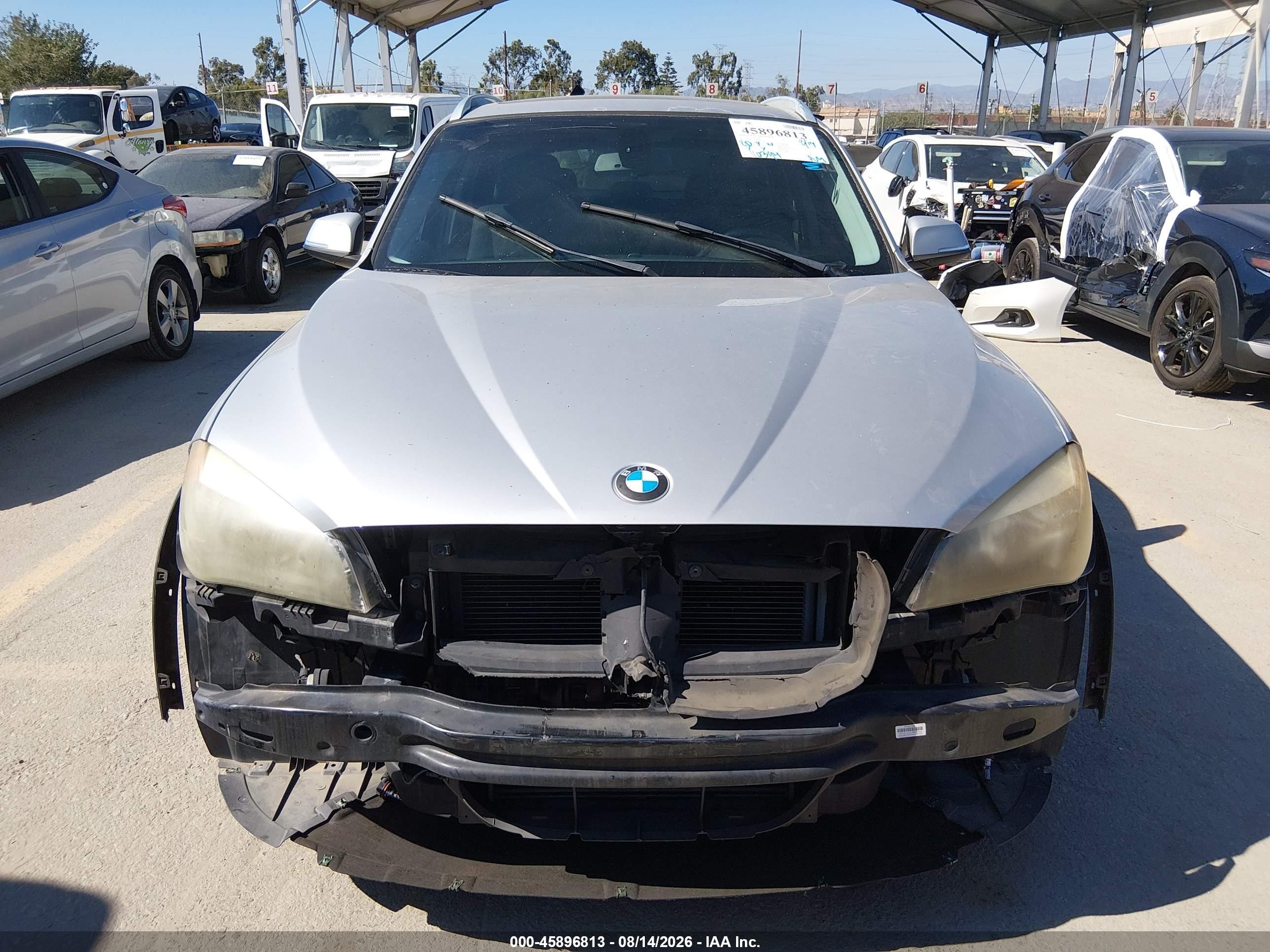 2013 Bmw X1 Sdrive28i Silver vin: WBAVM1C54DVW43383
