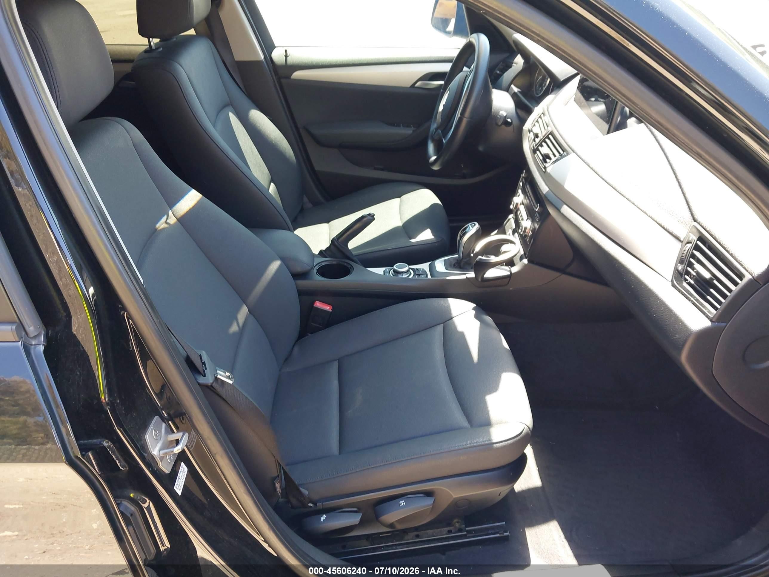 2013 Bmw X1 Sdrive28i Черный vin: WBAVM1C54DVW43514