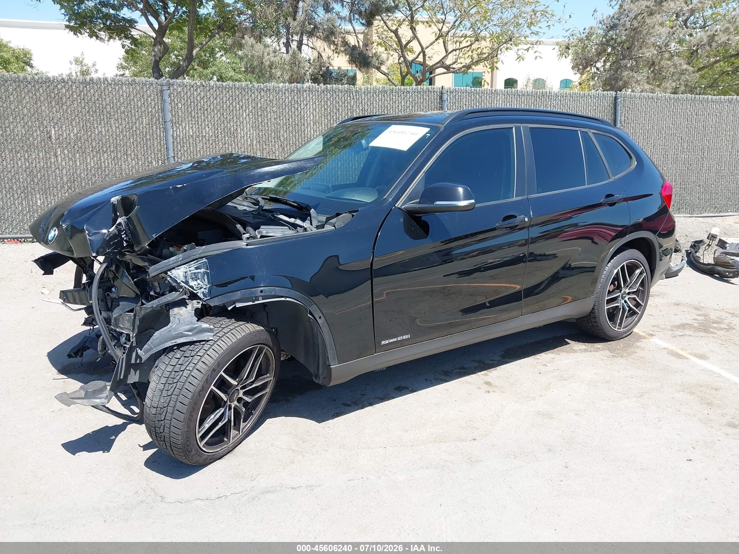 2013 Bmw X1 Sdrive28i Черный vin: WBAVM1C54DVW43514