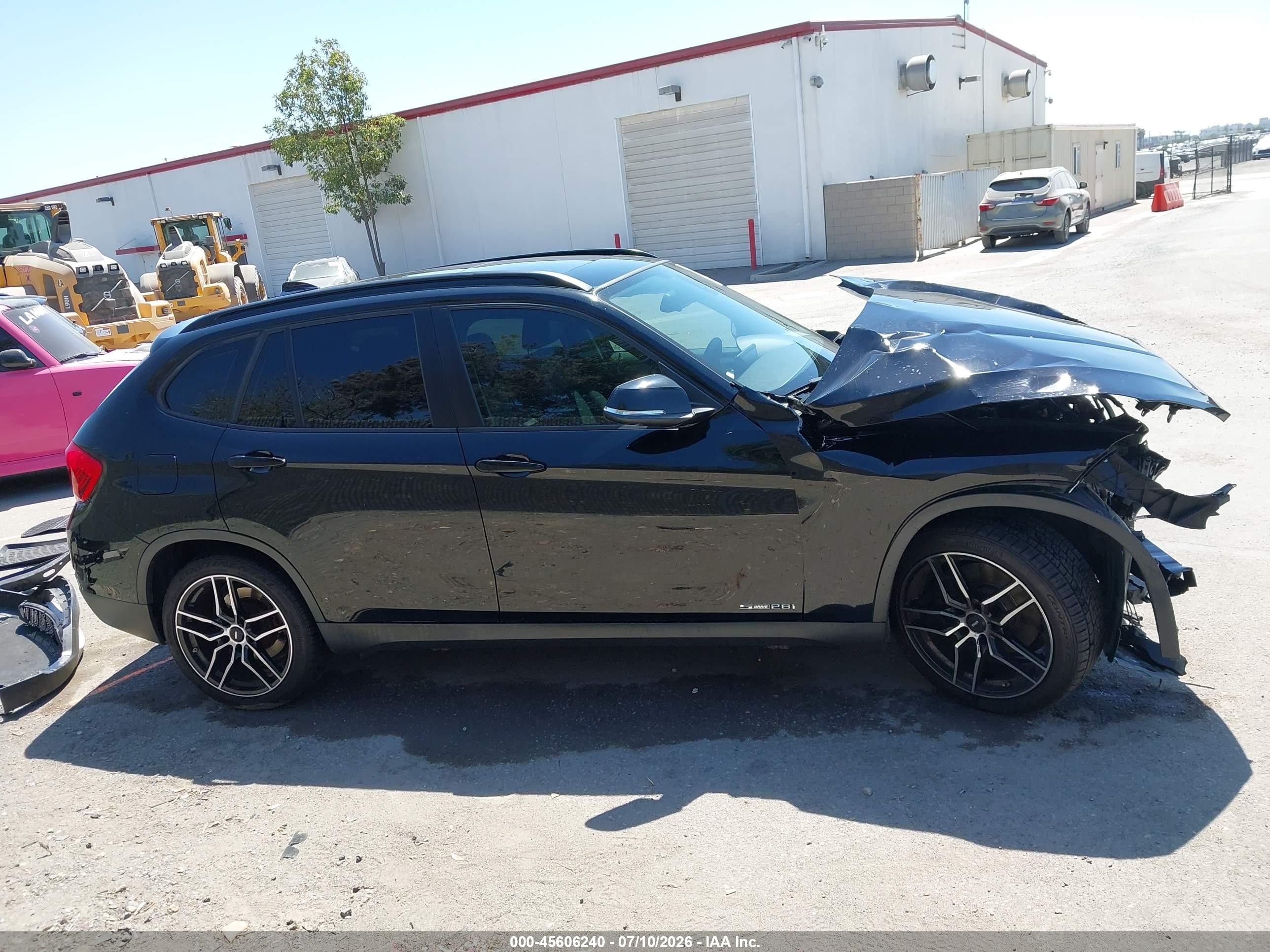 2013 Bmw X1 Sdrive28i Черный vin: WBAVM1C54DVW43514