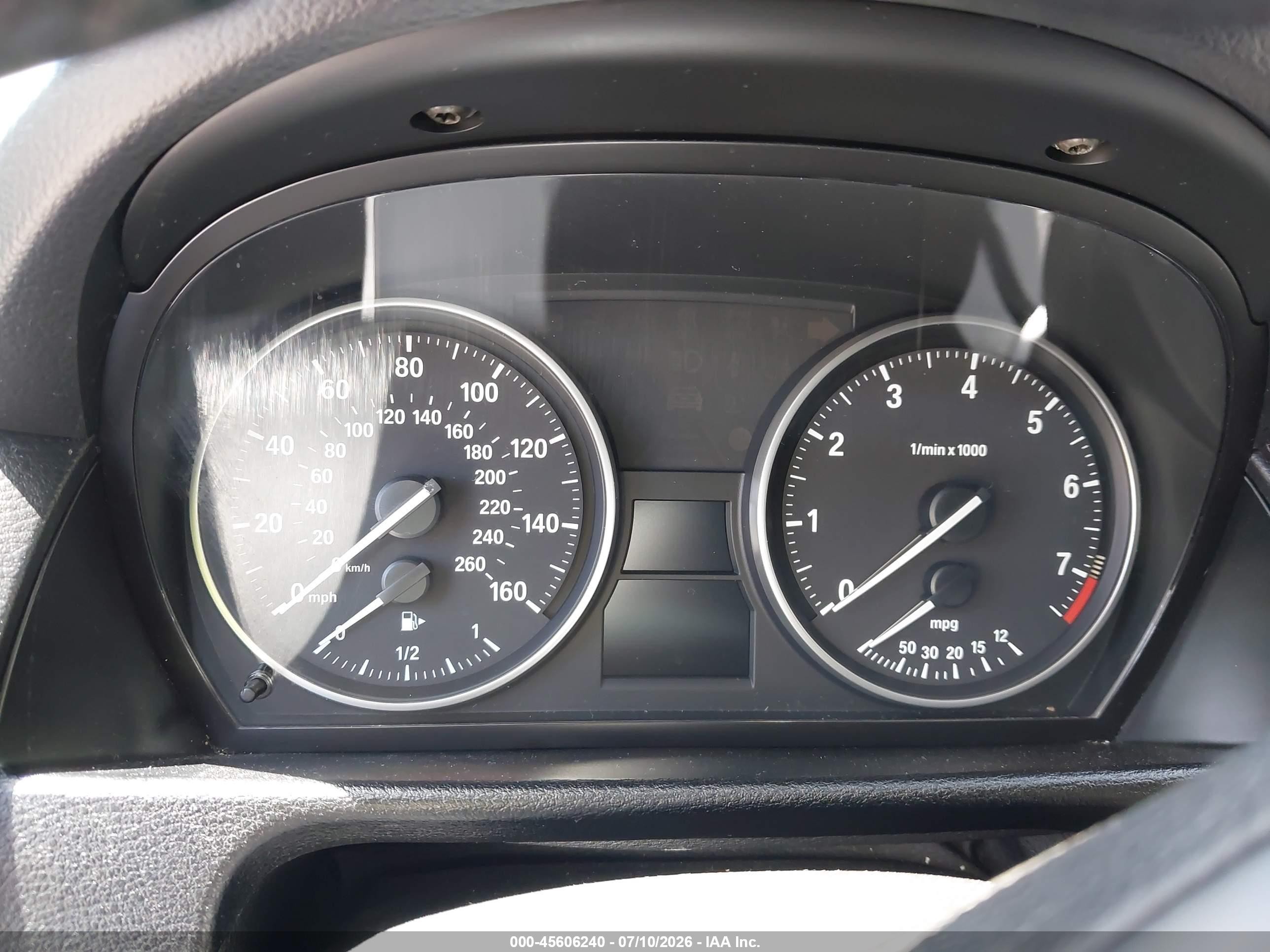 2013 Bmw X1 Sdrive28i Черный vin: WBAVM1C54DVW43514