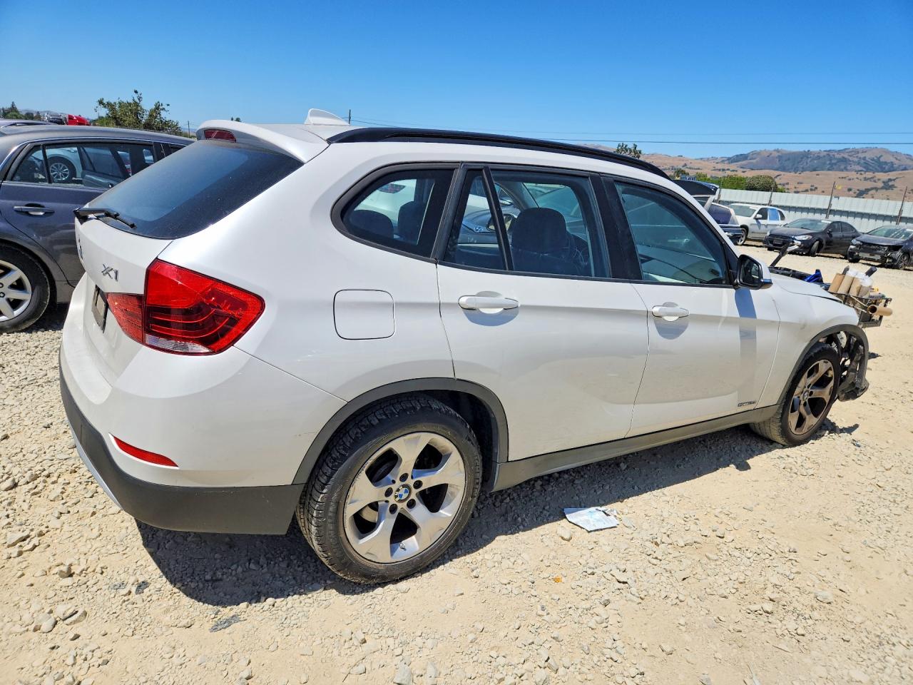 2014 Bmw X1 Sdrive28i White vin: WBAVM1C54EVW47094