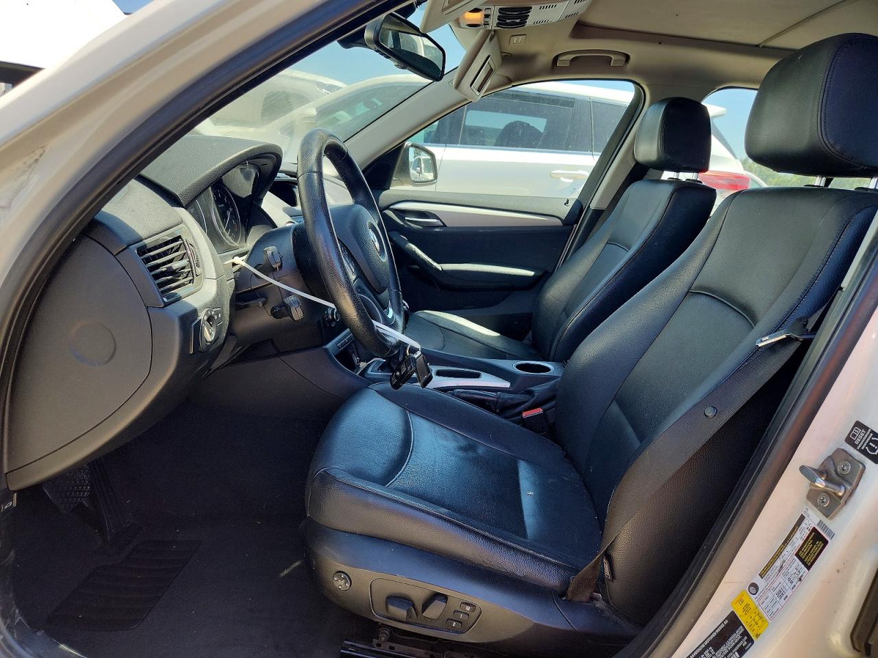 2014 Bmw X1 Sdrive28i White vin: WBAVM1C54EVW47094