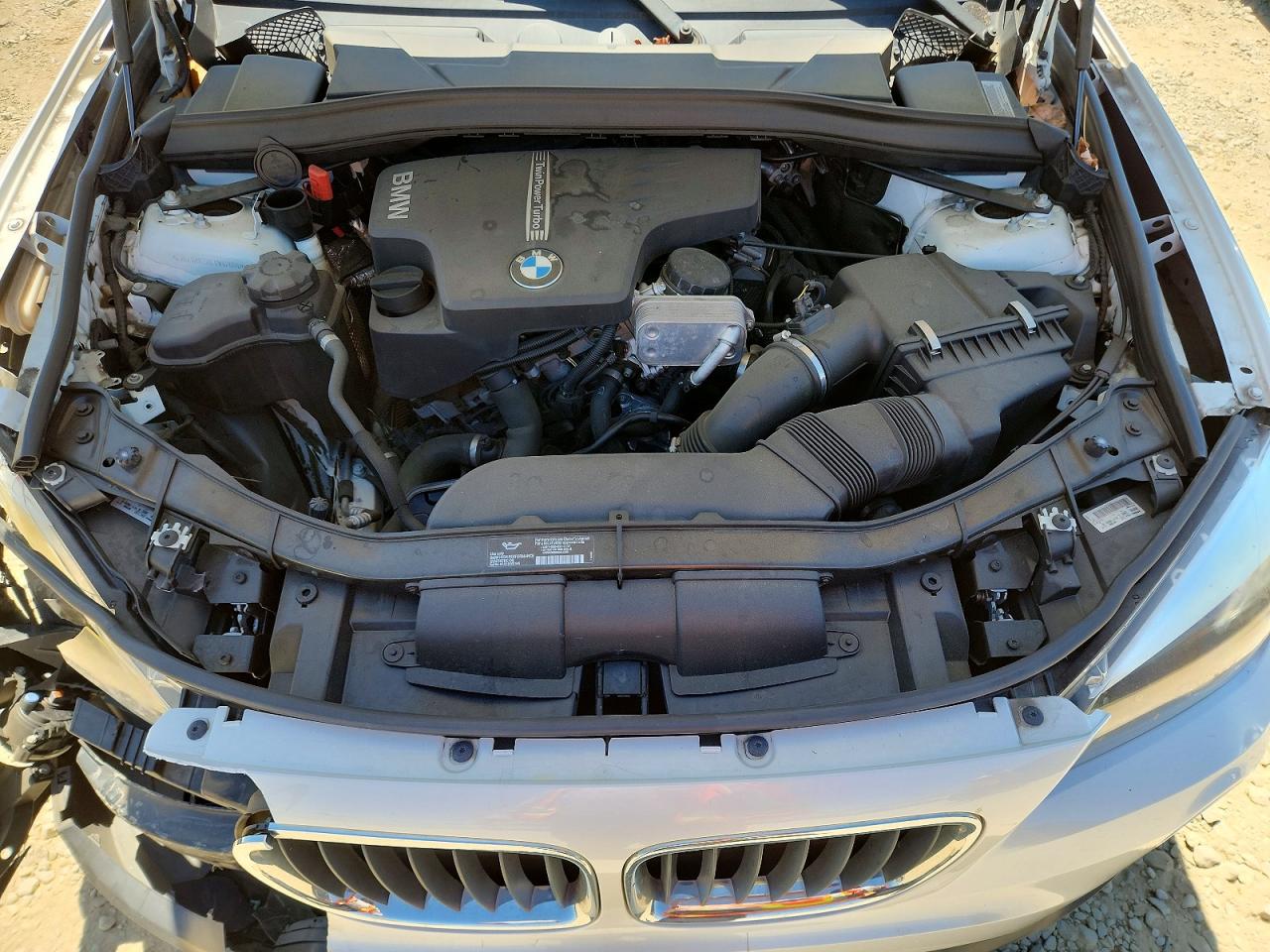 2014 Bmw X1 Sdrive28i White vin: WBAVM1C54EVW47094