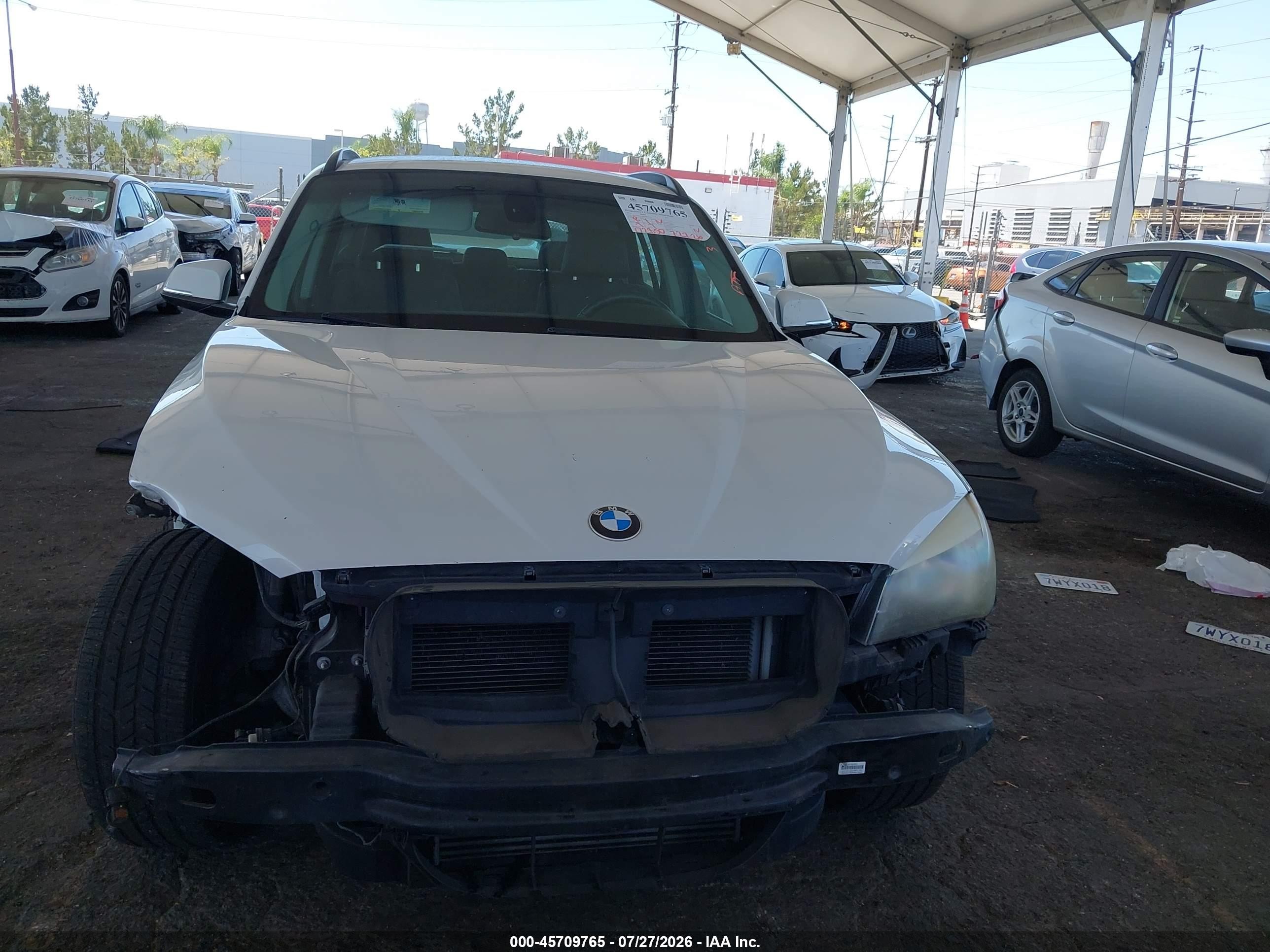 2014 Bmw X1 Sdrive28i White vin: WBAVM1C54EVW51128