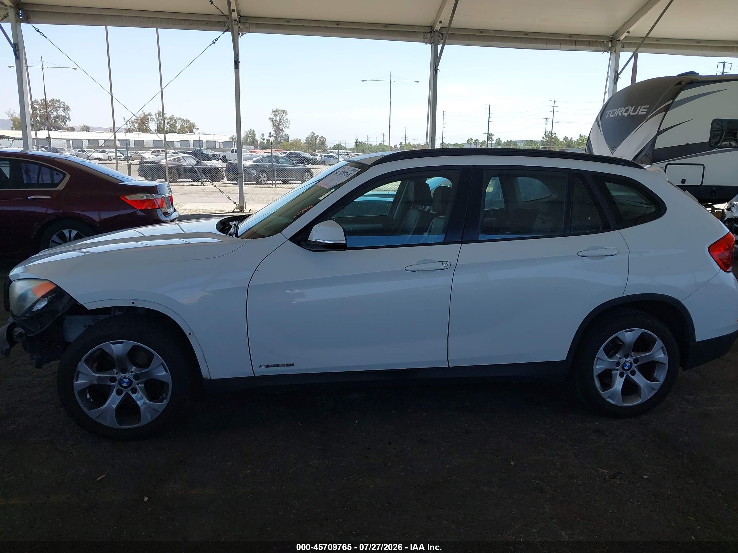 2014 Bmw X1 Sdrive28i White vin: WBAVM1C54EVW51128