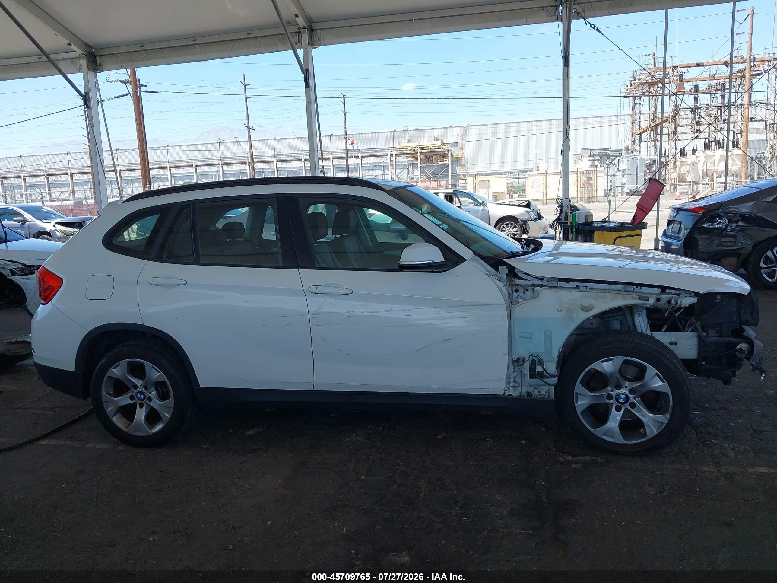 2014 Bmw X1 Sdrive28i White vin: WBAVM1C54EVW51128