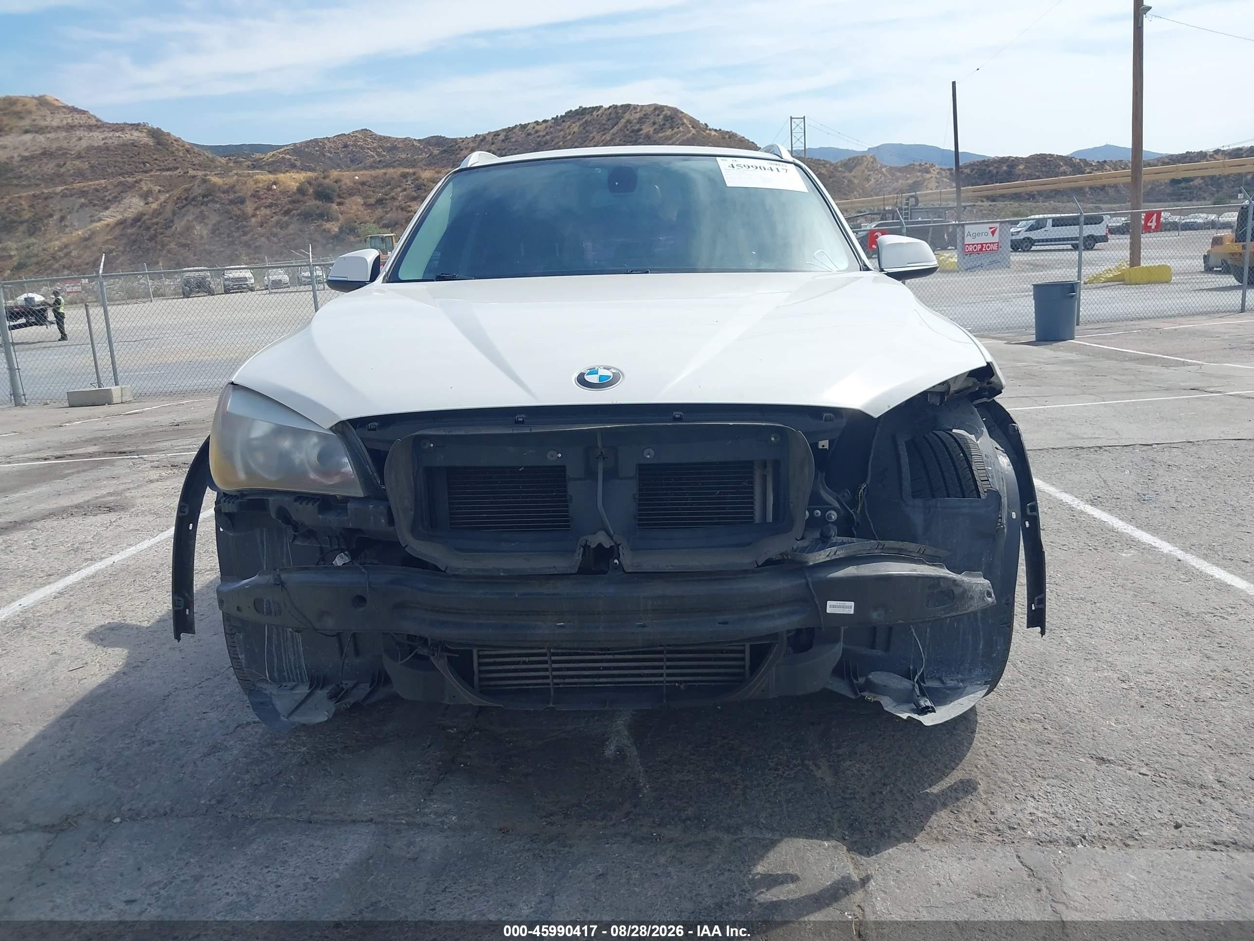 2014 Bmw X1 Sdrive28i White vin: WBAVM1C54EVW52540