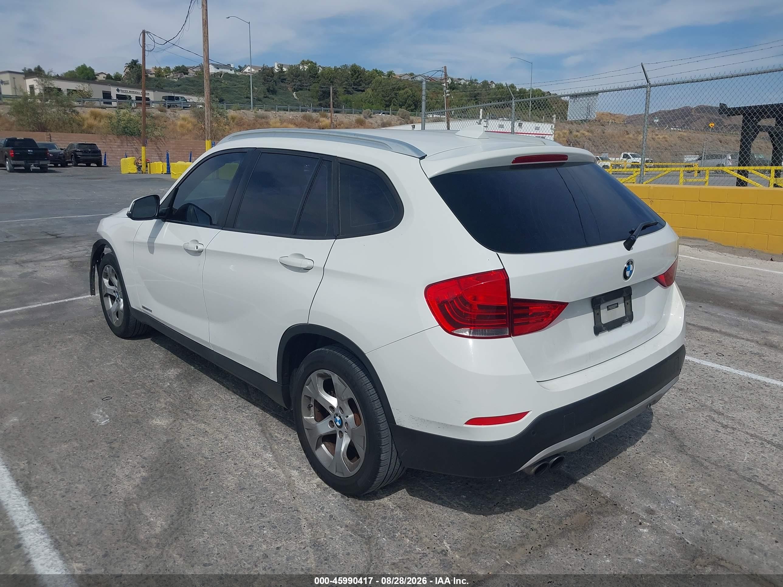 2014 Bmw X1 Sdrive28i White vin: WBAVM1C54EVW52540