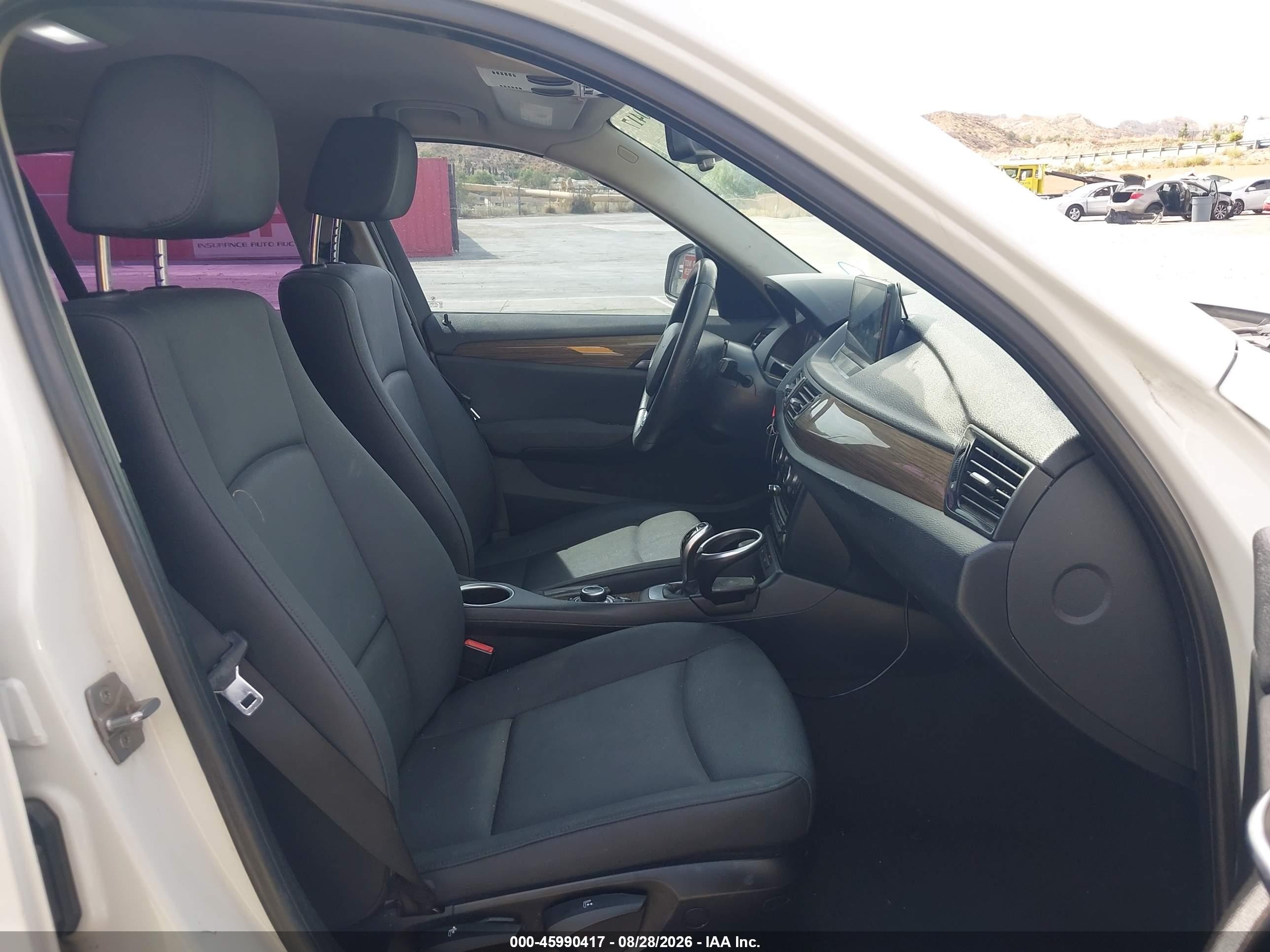 2014 Bmw X1 Sdrive28i White vin: WBAVM1C54EVW52540