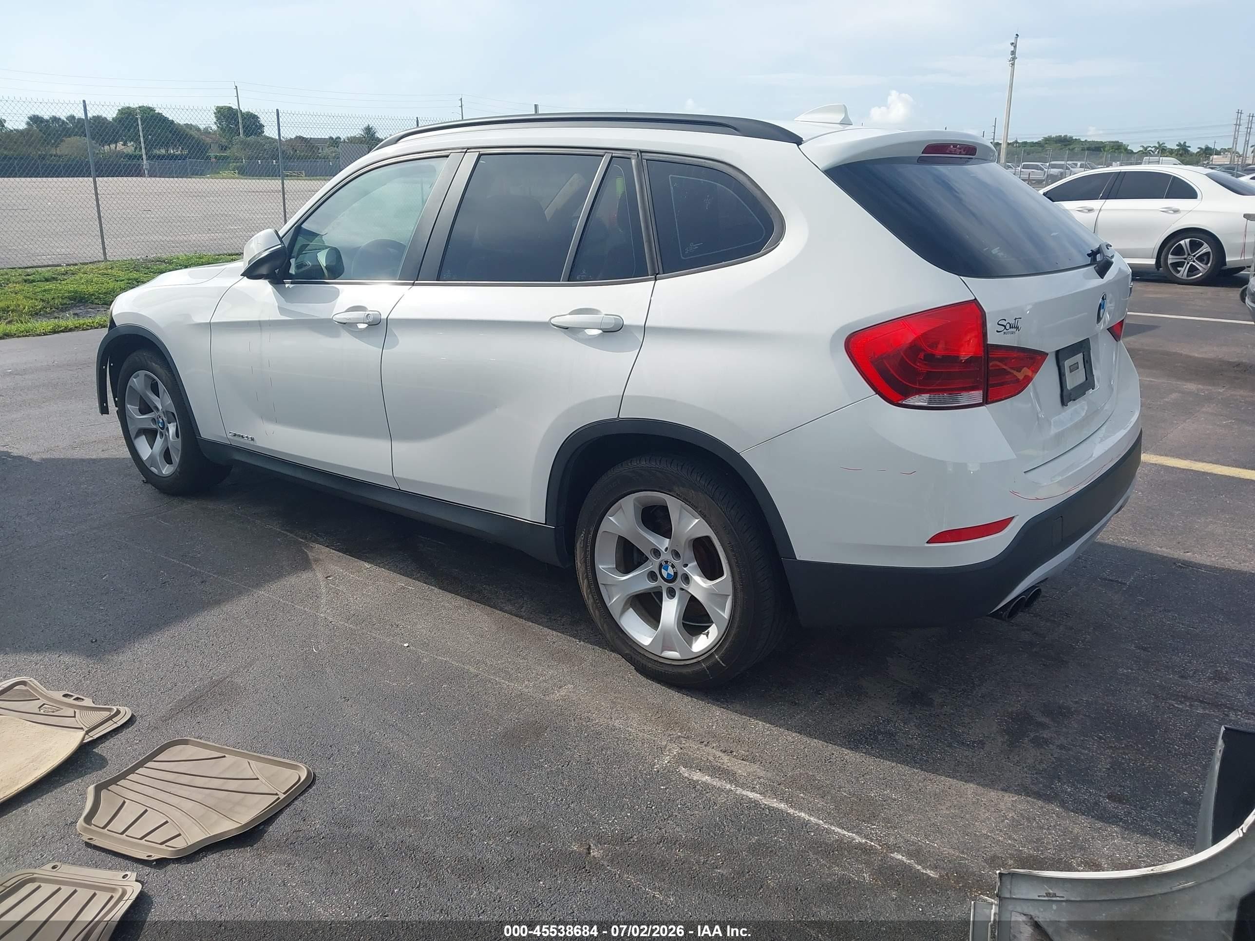 2014 Bmw X1 Sdrive28i White vin: WBAVM1C54EVW55969