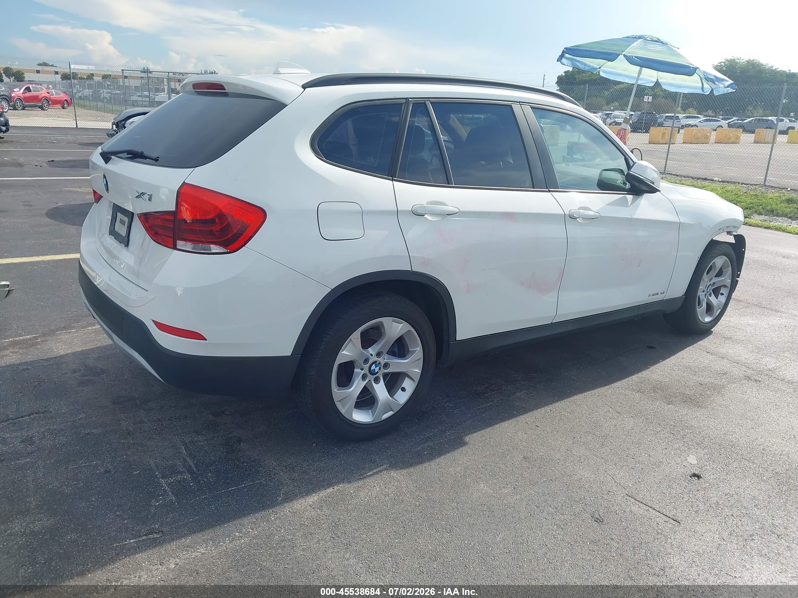 2014 Bmw X1 Sdrive28i White vin: WBAVM1C54EVW55969