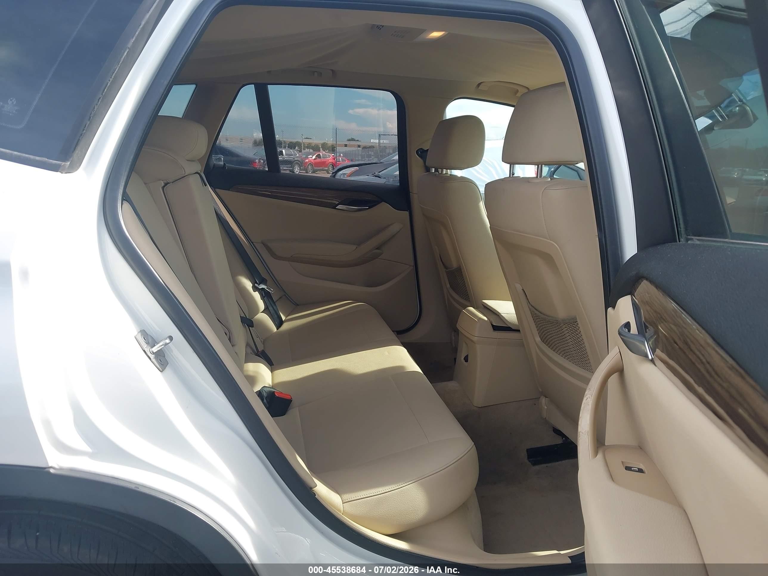 2014 Bmw X1 Sdrive28i White vin: WBAVM1C54EVW55969