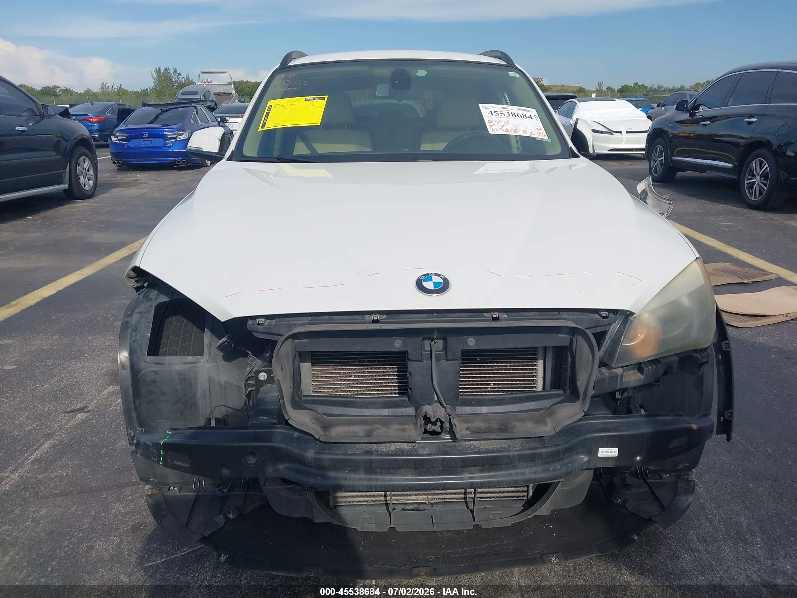 2014 Bmw X1 Sdrive28i White vin: WBAVM1C54EVW55969