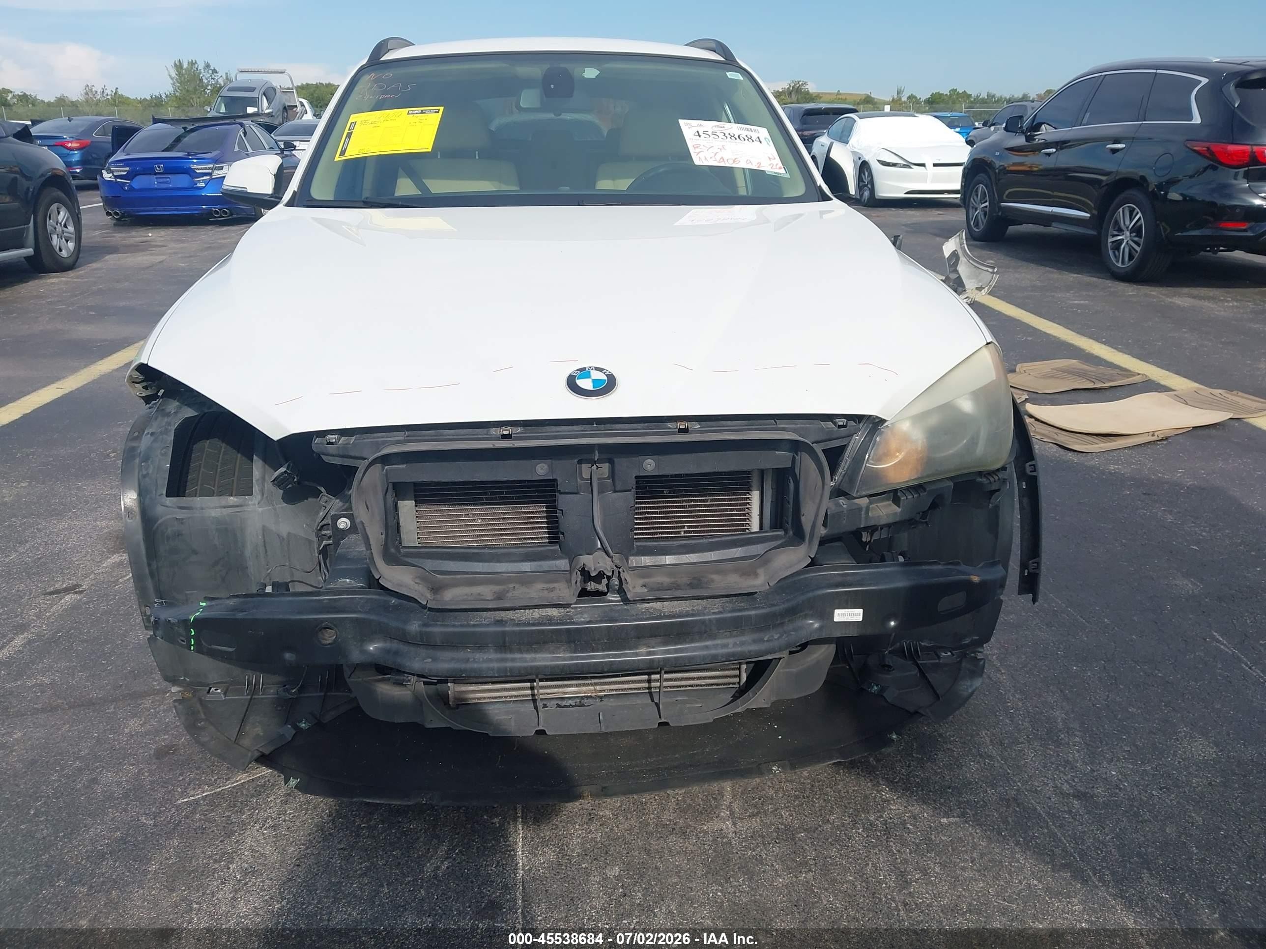 2014 Bmw X1 Sdrive28i White vin: WBAVM1C54EVW55969