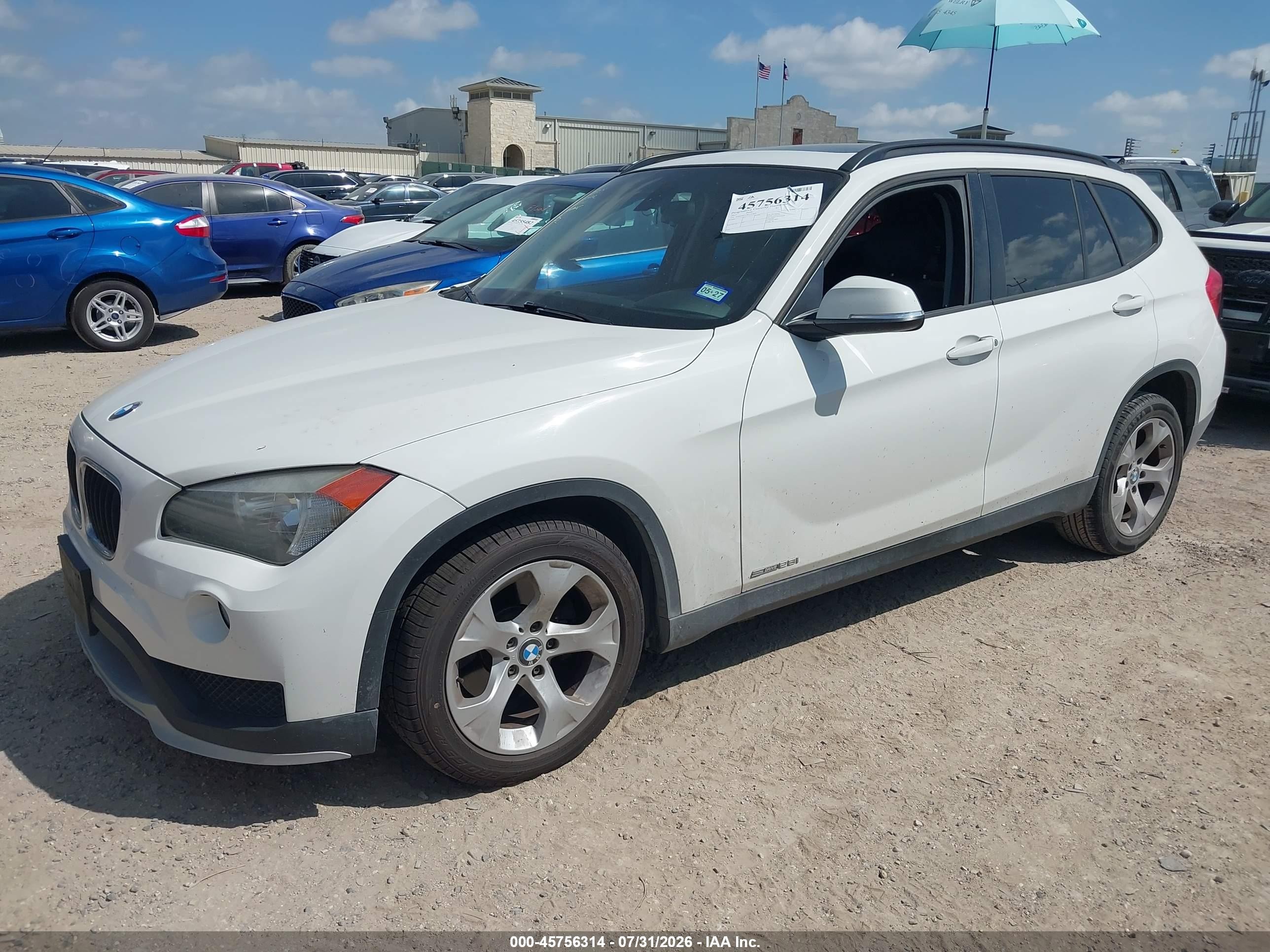 2015 Bmw X1 Sdrive28i White vin: WBAVM1C54FV317800