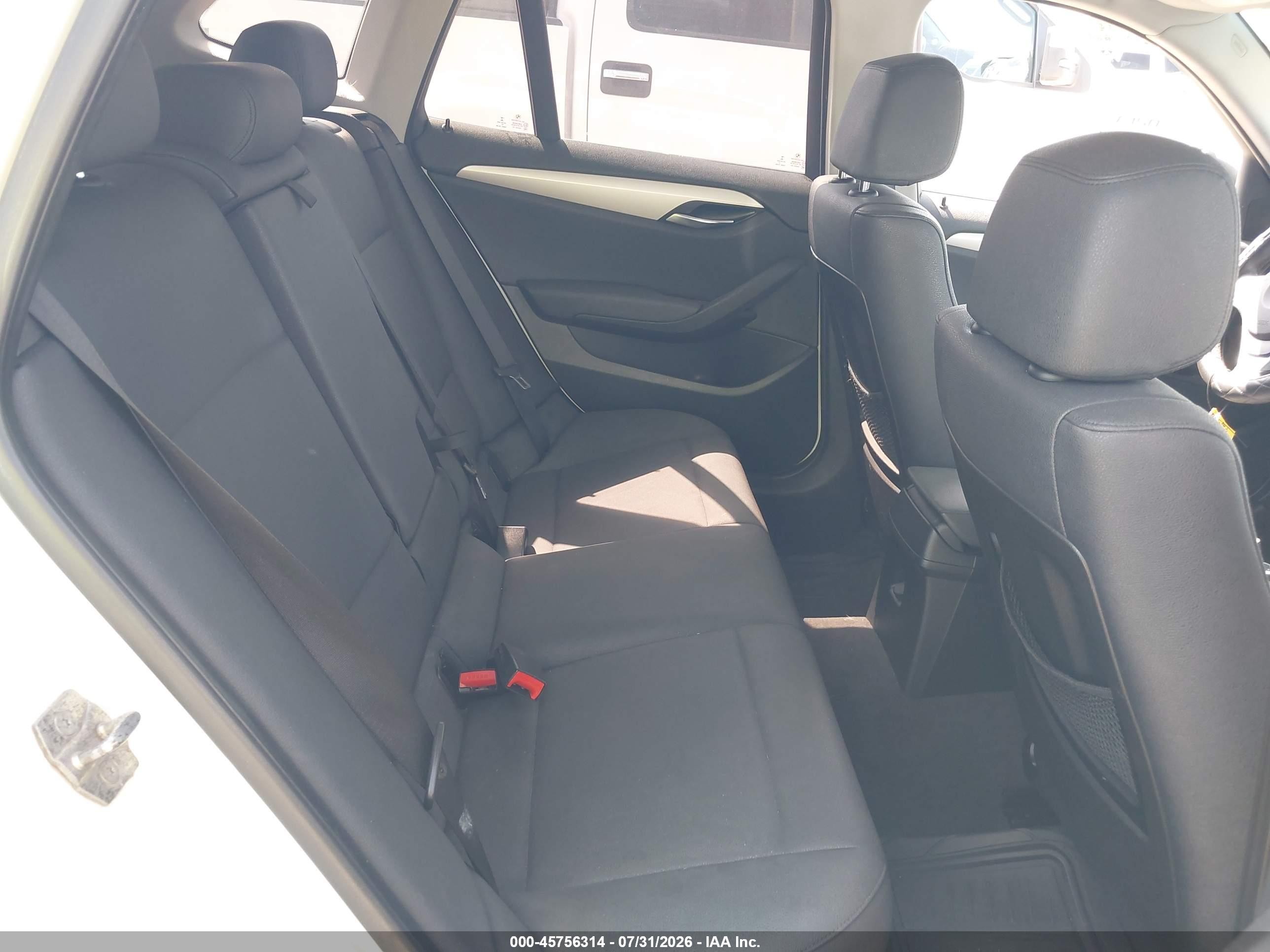 2015 Bmw X1 Sdrive28i White vin: WBAVM1C54FV317800