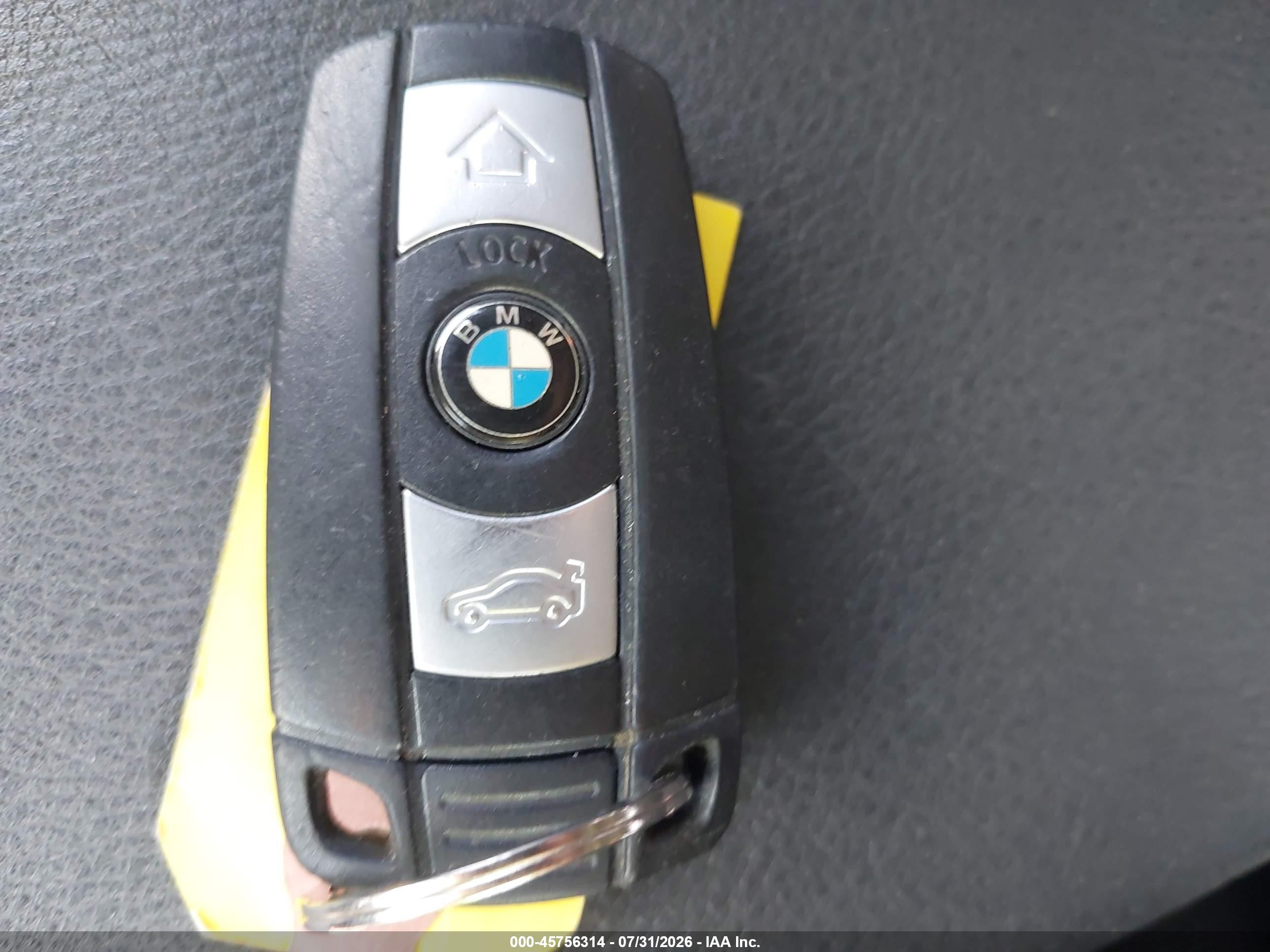 2015 Bmw X1 Sdrive28i White vin: WBAVM1C54FV317800
