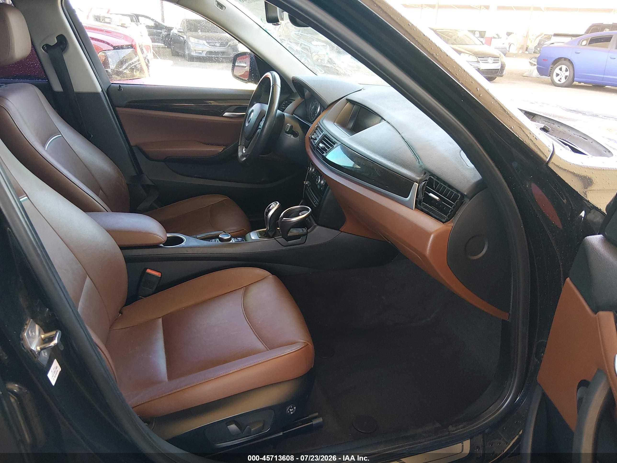 2015 Bmw X1 Sdrive28i Black vin: WBAVM1C54FV318199