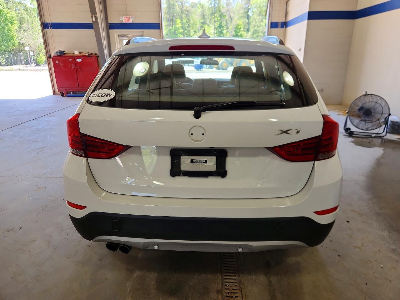 2015 Bmw X1 Sdrive28i White vin: WBAVM1C54FVW57108