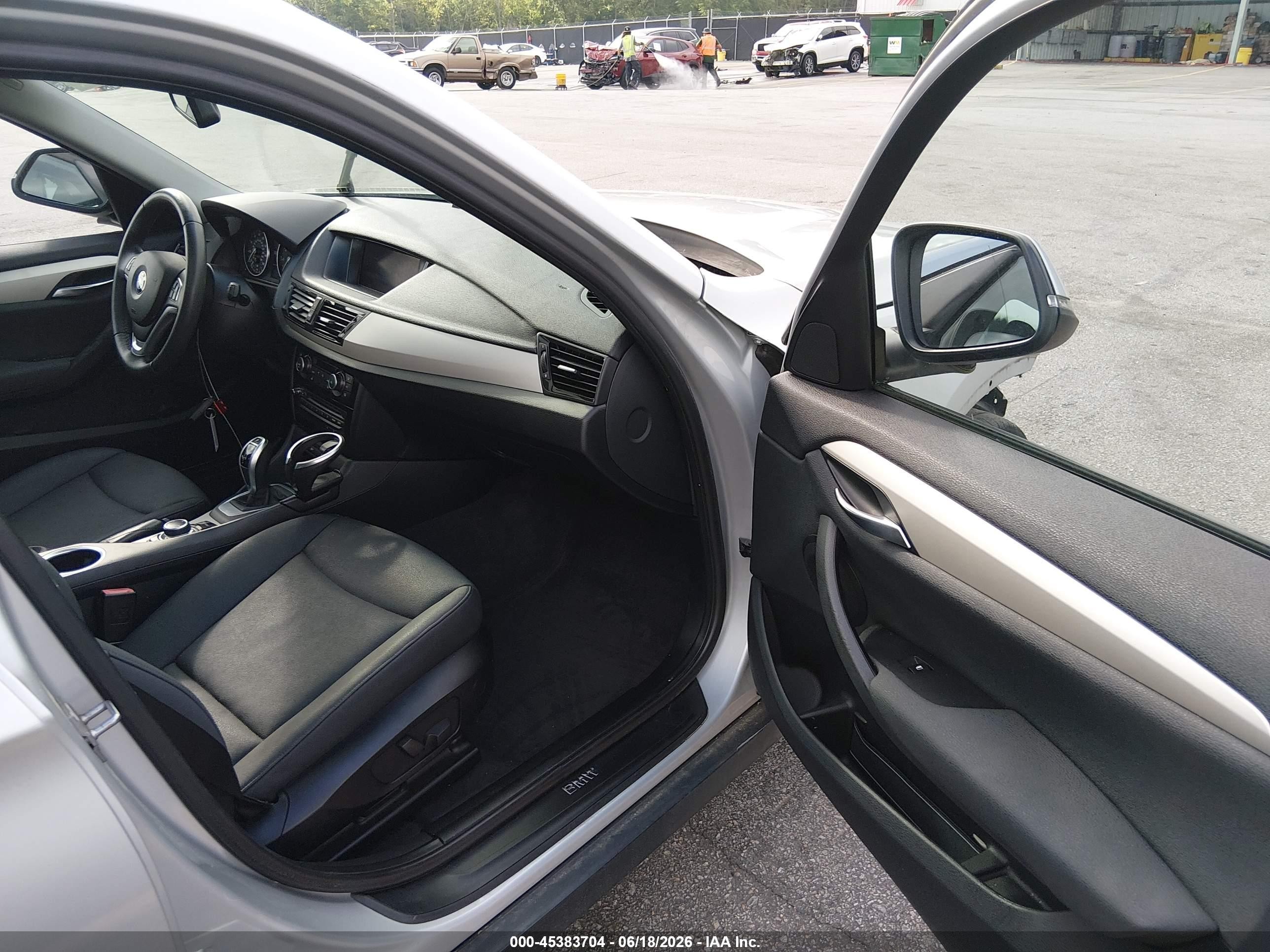 2015 Bmw X1 Sdrive28i Silver vin: WBAVM1C54FVW57738