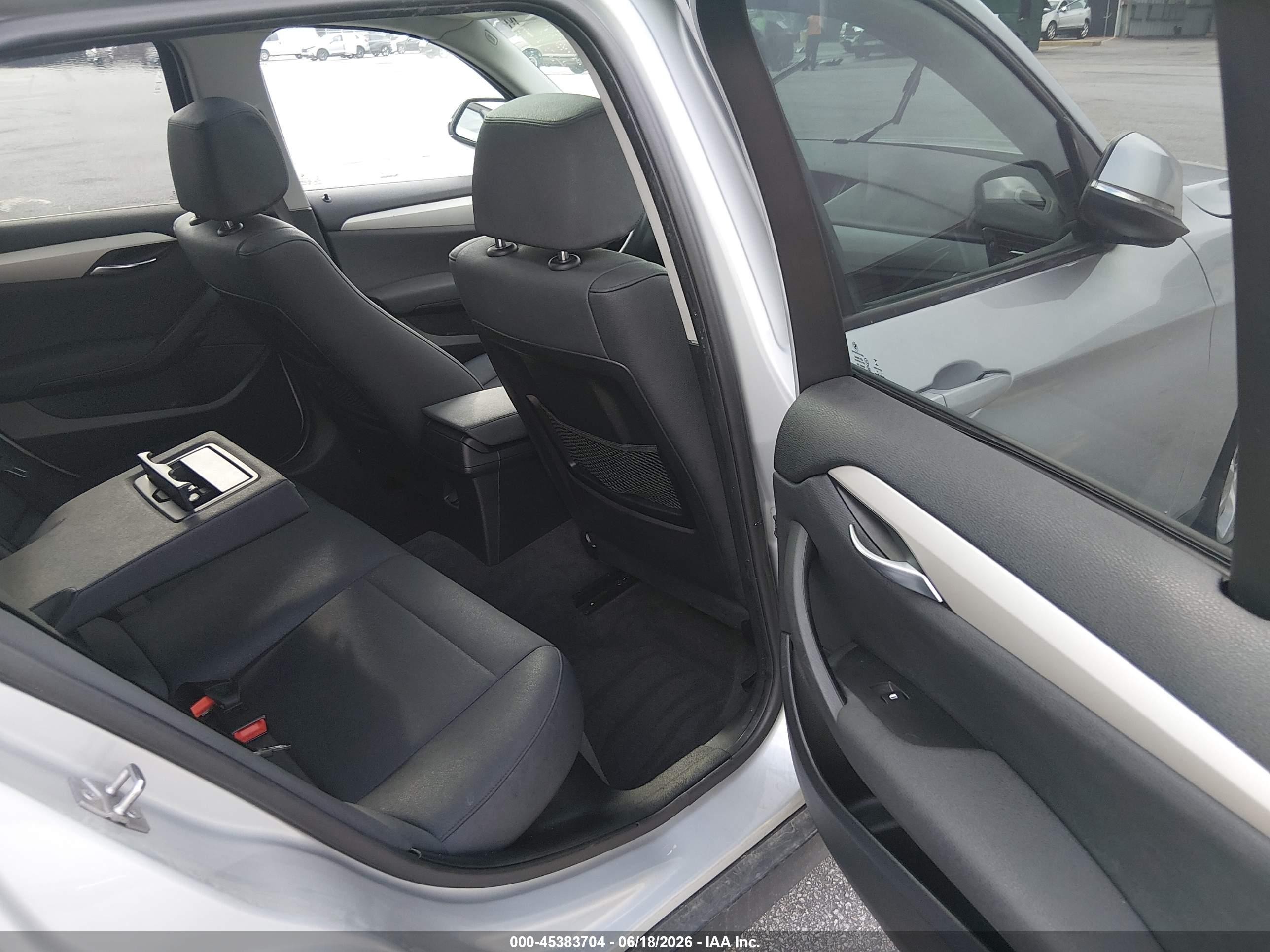 2015 Bmw X1 Sdrive28i Silver vin: WBAVM1C54FVW57738
