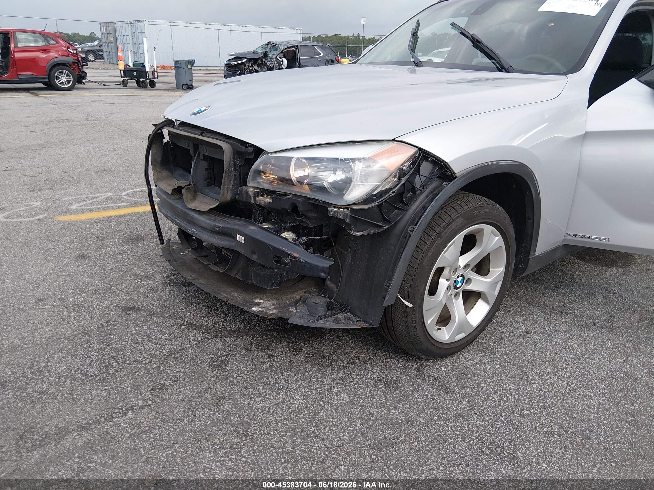 2015 Bmw X1 Sdrive28i Silver vin: WBAVM1C54FVW57738