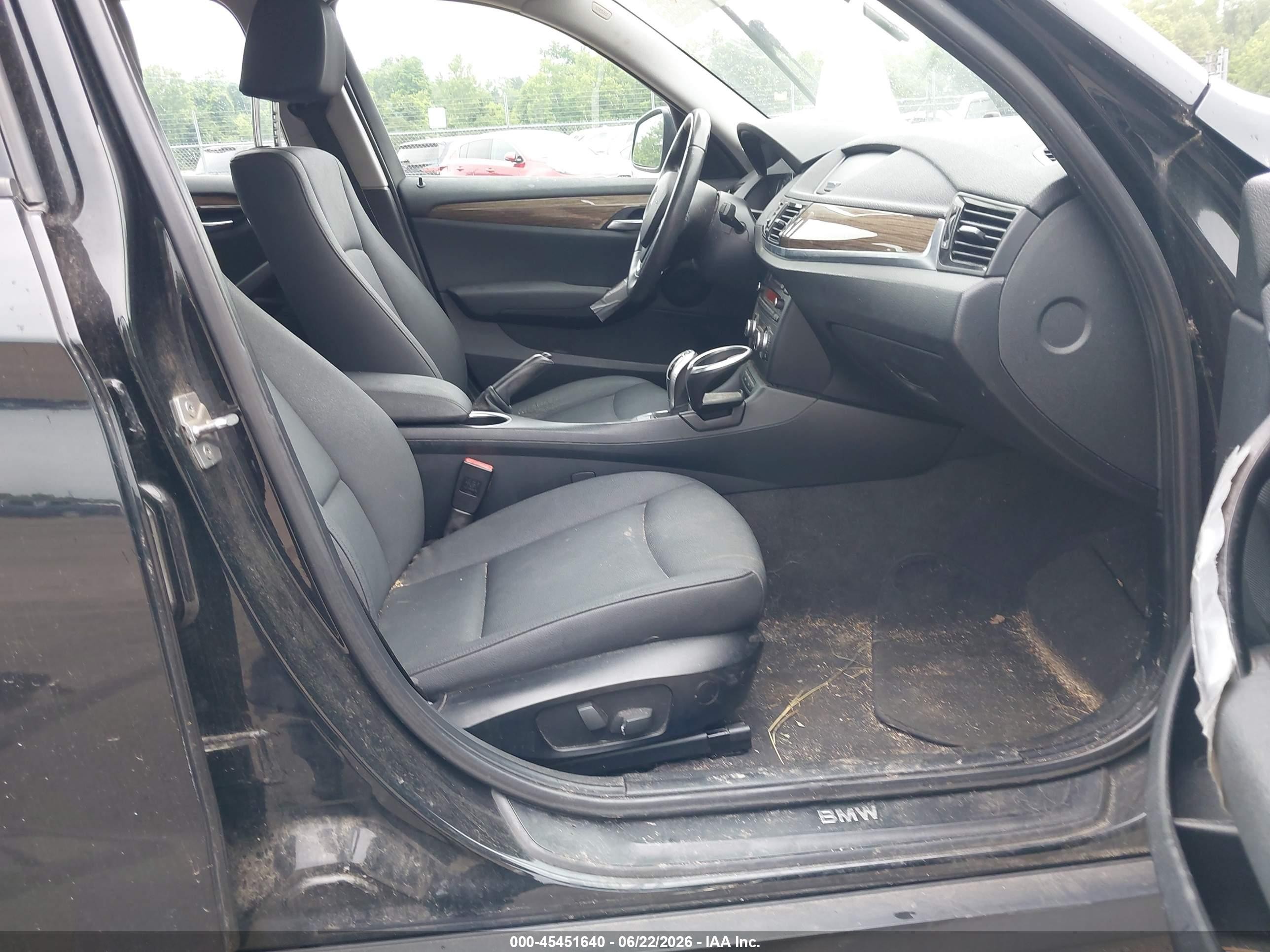2015 Bmw X1 Sdrive28i Black vin: WBAVM1C54FVW58016