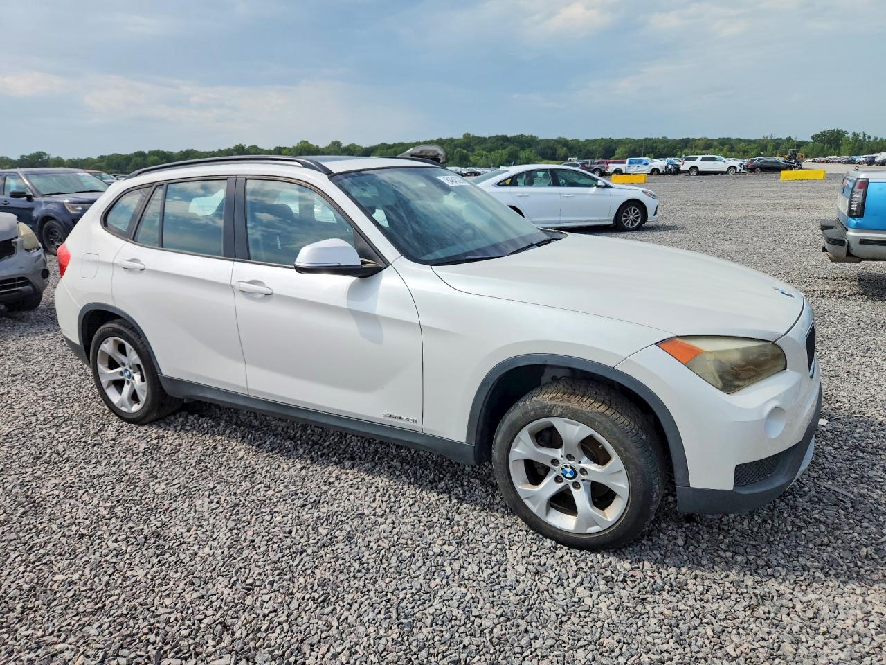 2013 Bmw X1 Sdrive28i White vin: WBAVM1C55DVL64072